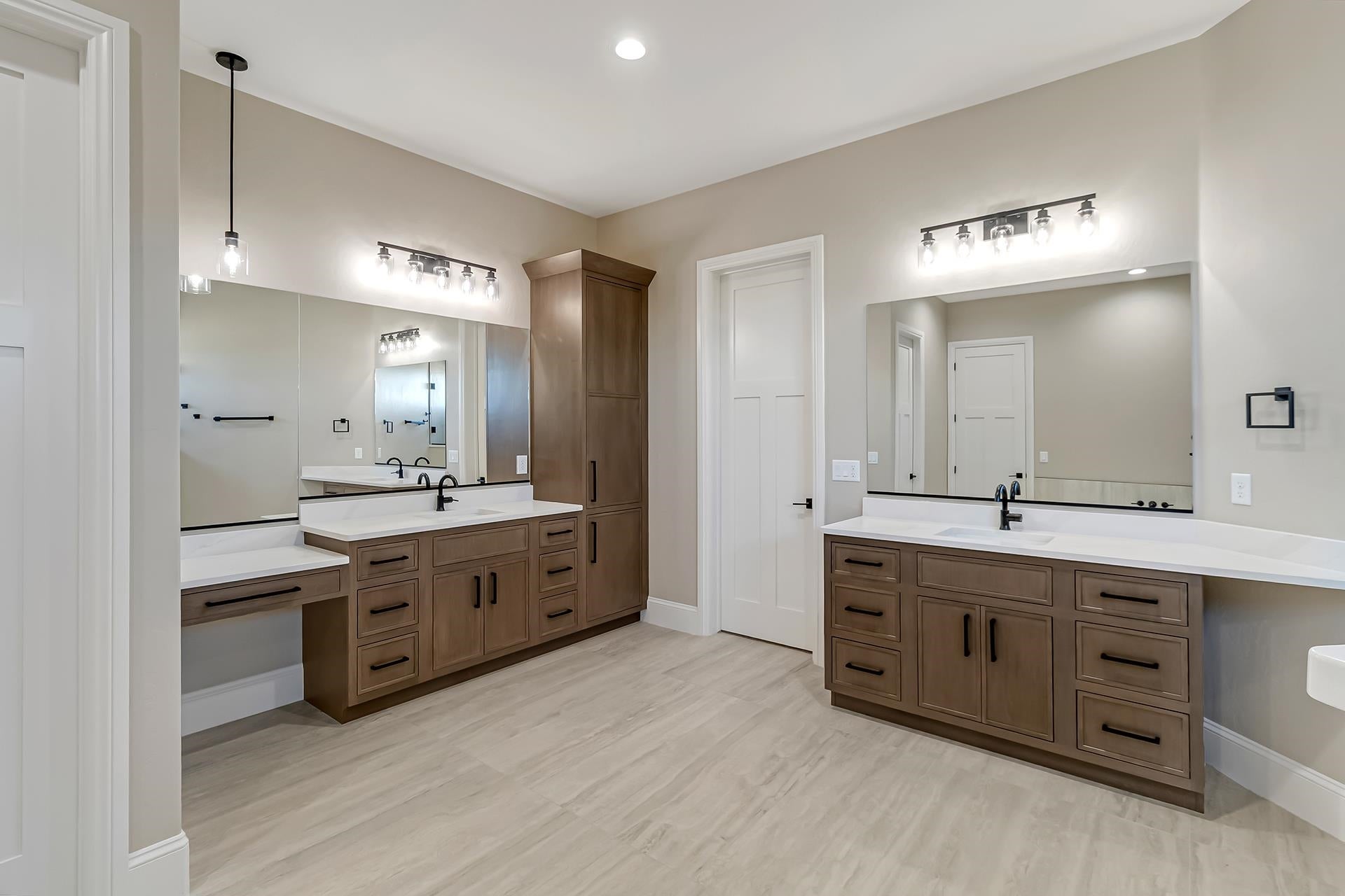 Grand Junction, Colorado, 81505, United States, 4 Bedrooms Bedrooms, ,4 BathroomsBathrooms,Residential,Active,2006904