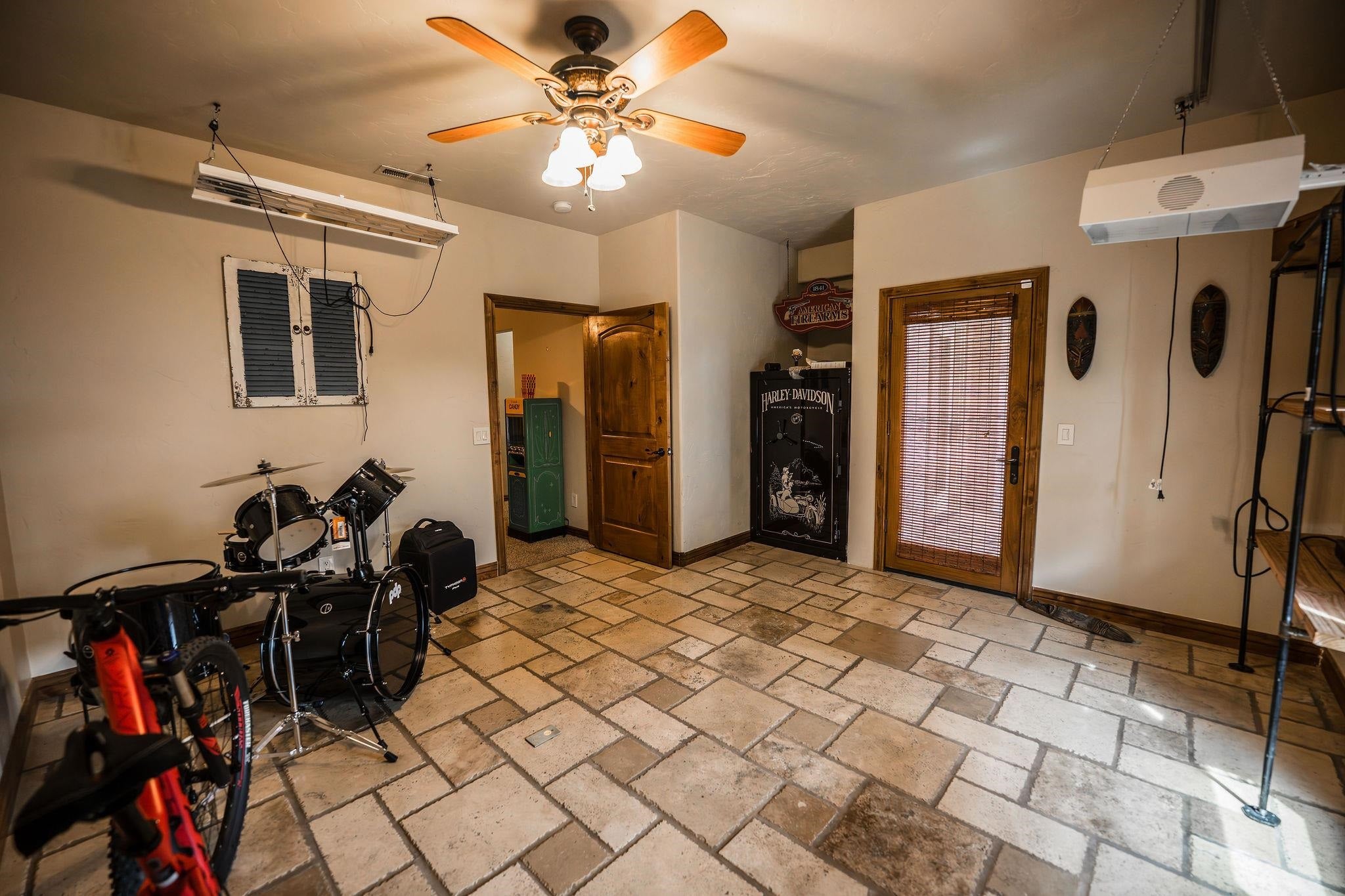 Grand Junction, Colorado, 81507, United States, 4 Bedrooms Bedrooms, ,5 BathroomsBathrooms,Residential,Active,1929450