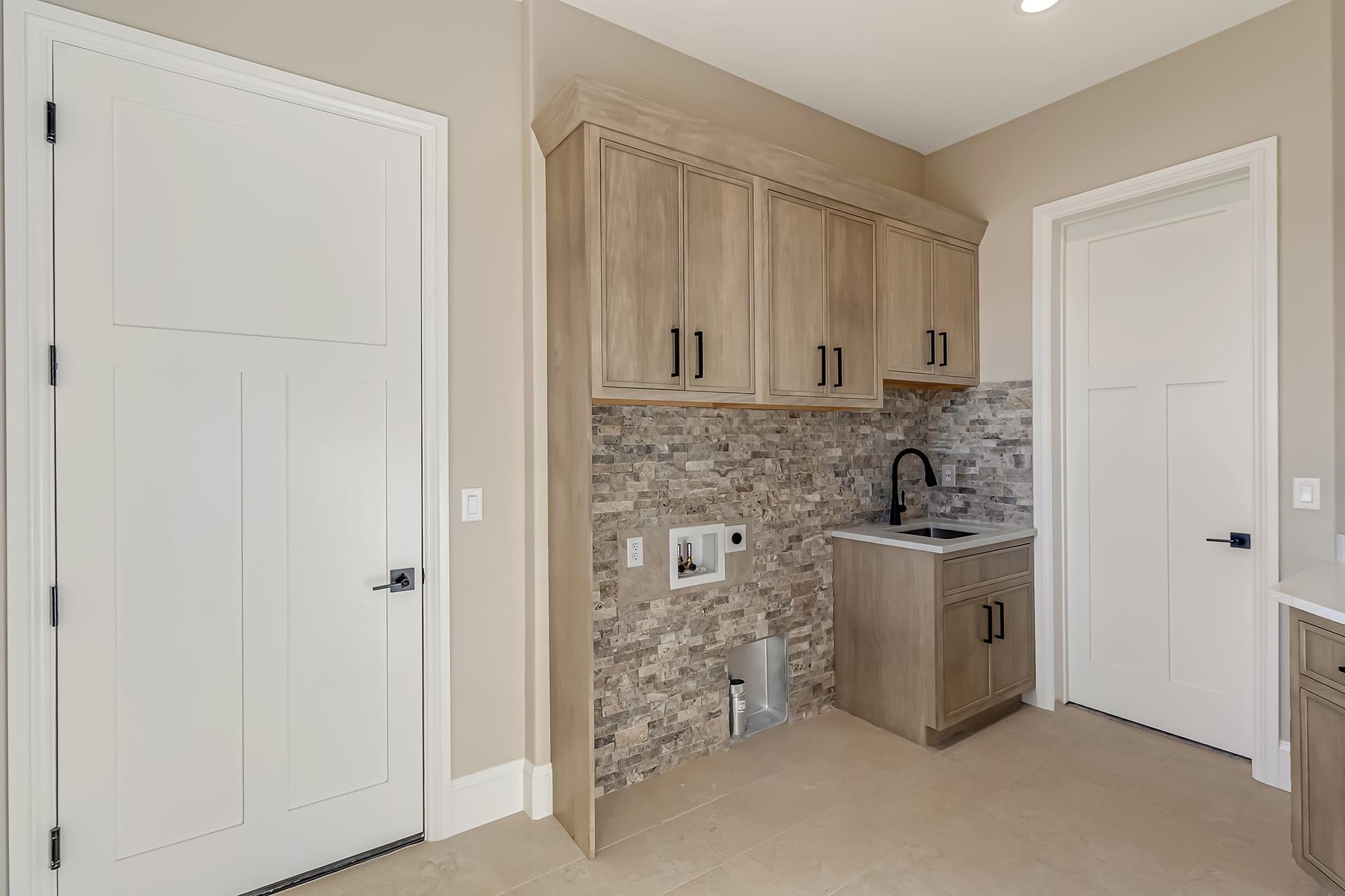 Grand Junction, Colorado, 81505, United States, 4 Bedrooms Bedrooms, ,4 BathroomsBathrooms,Residential,Active,2006904