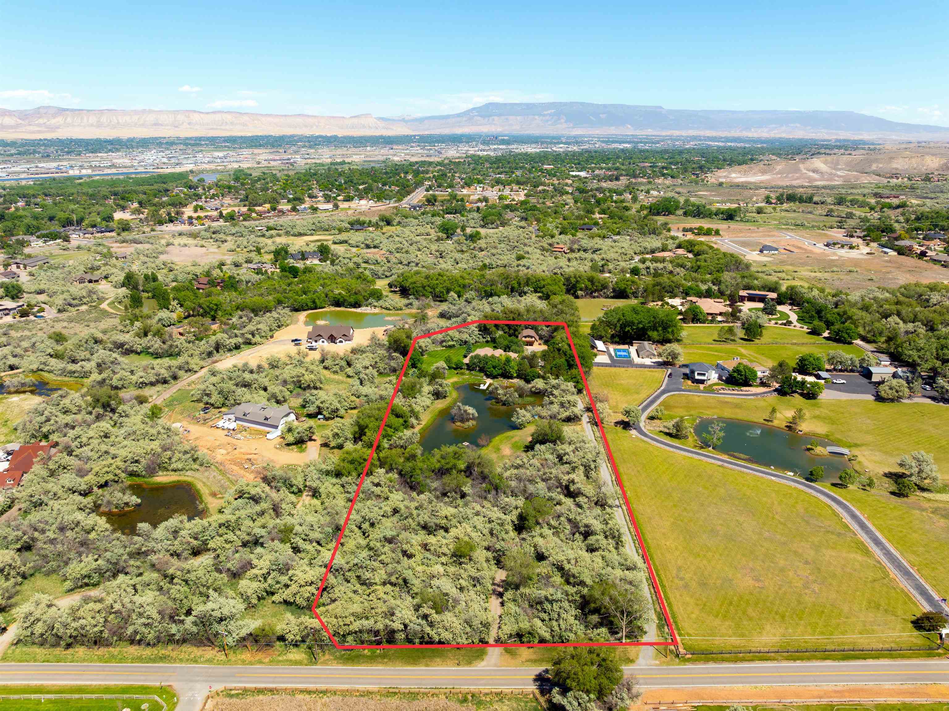 Grand Junction, Colorado, 81507, United States, 5 Bedrooms Bedrooms, ,6 BathroomsBathrooms,Residential,Active,2009860