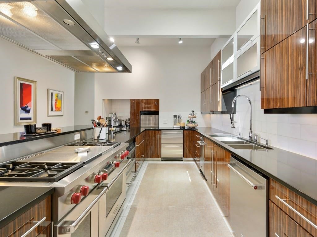 Grand Junction, Colorado, 81501, United States, 3 Bedrooms Bedrooms, ,5 BathroomsBathrooms,Residential,Active,1963247