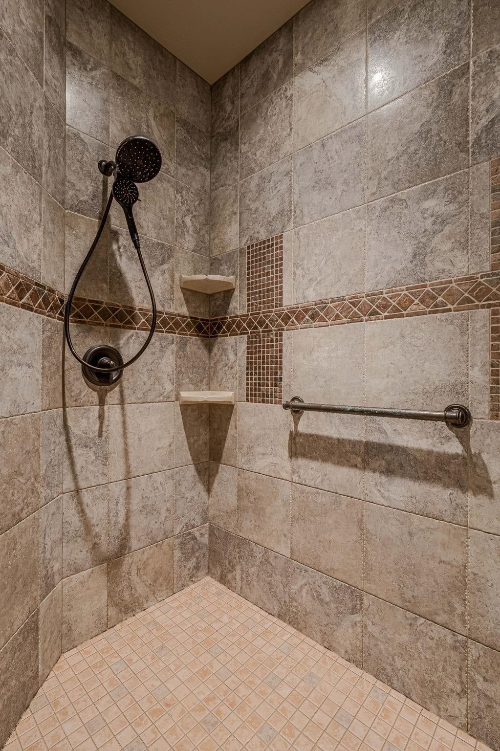 Grand Junction, Colorado, 81505, United States, 5 Bedrooms Bedrooms, ,4 BathroomsBathrooms,Residential,Active,2009142