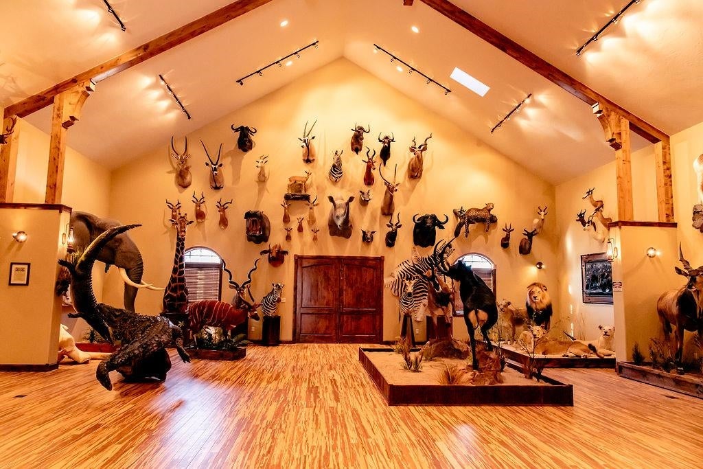 Rangely, Colorado, 81648, United States, 5 Bedrooms Bedrooms, ,5 BathroomsBathrooms,Residential,Active,1899225