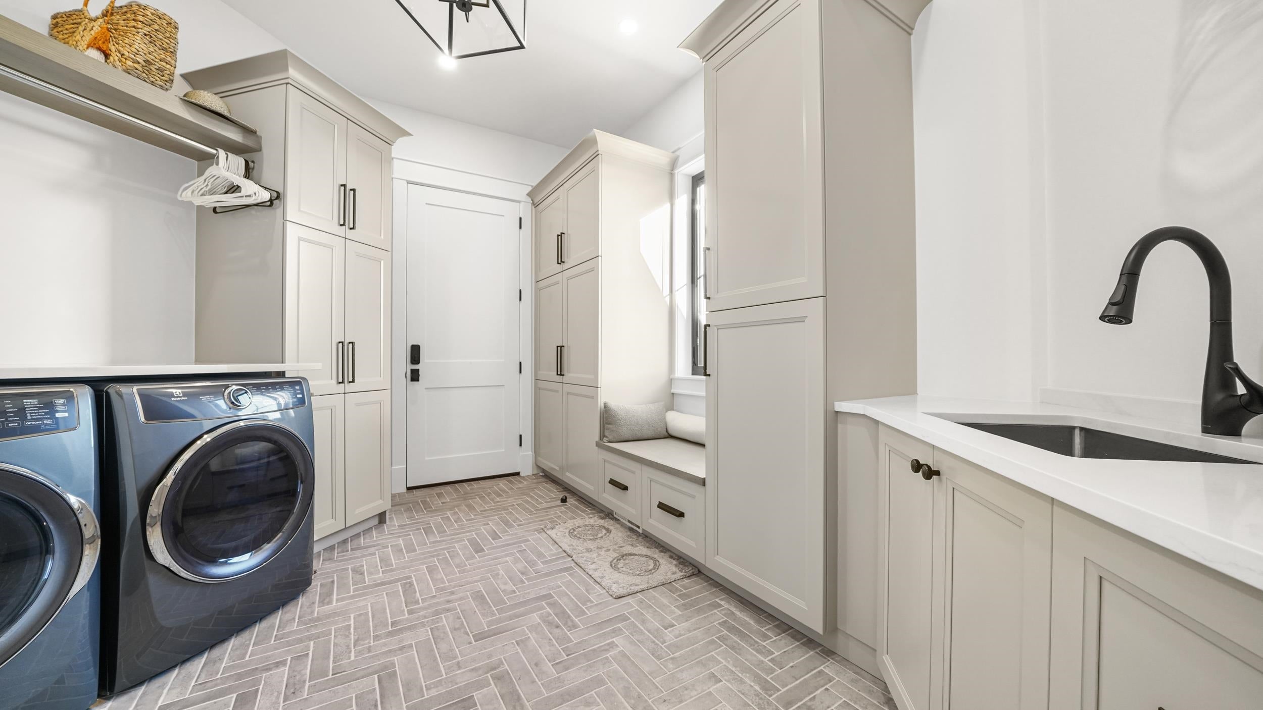 Grand Junction, Colorado, 81507, United States, 3 Bedrooms Bedrooms, ,4 BathroomsBathrooms,Residential,Active,2013629