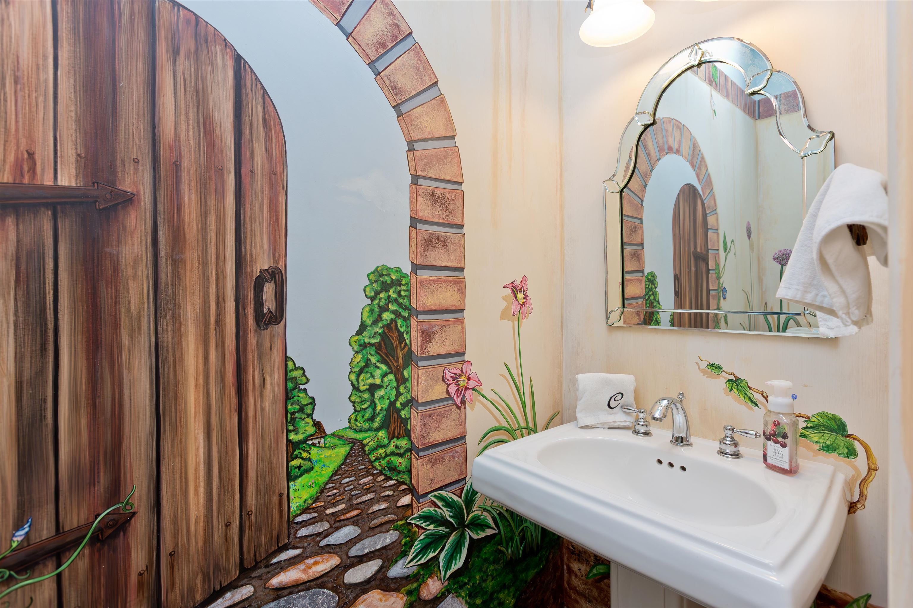 Grand Junction, Colorado, 81505, United States, 4 Bedrooms Bedrooms, ,5 BathroomsBathrooms,Residential,Active,1945340