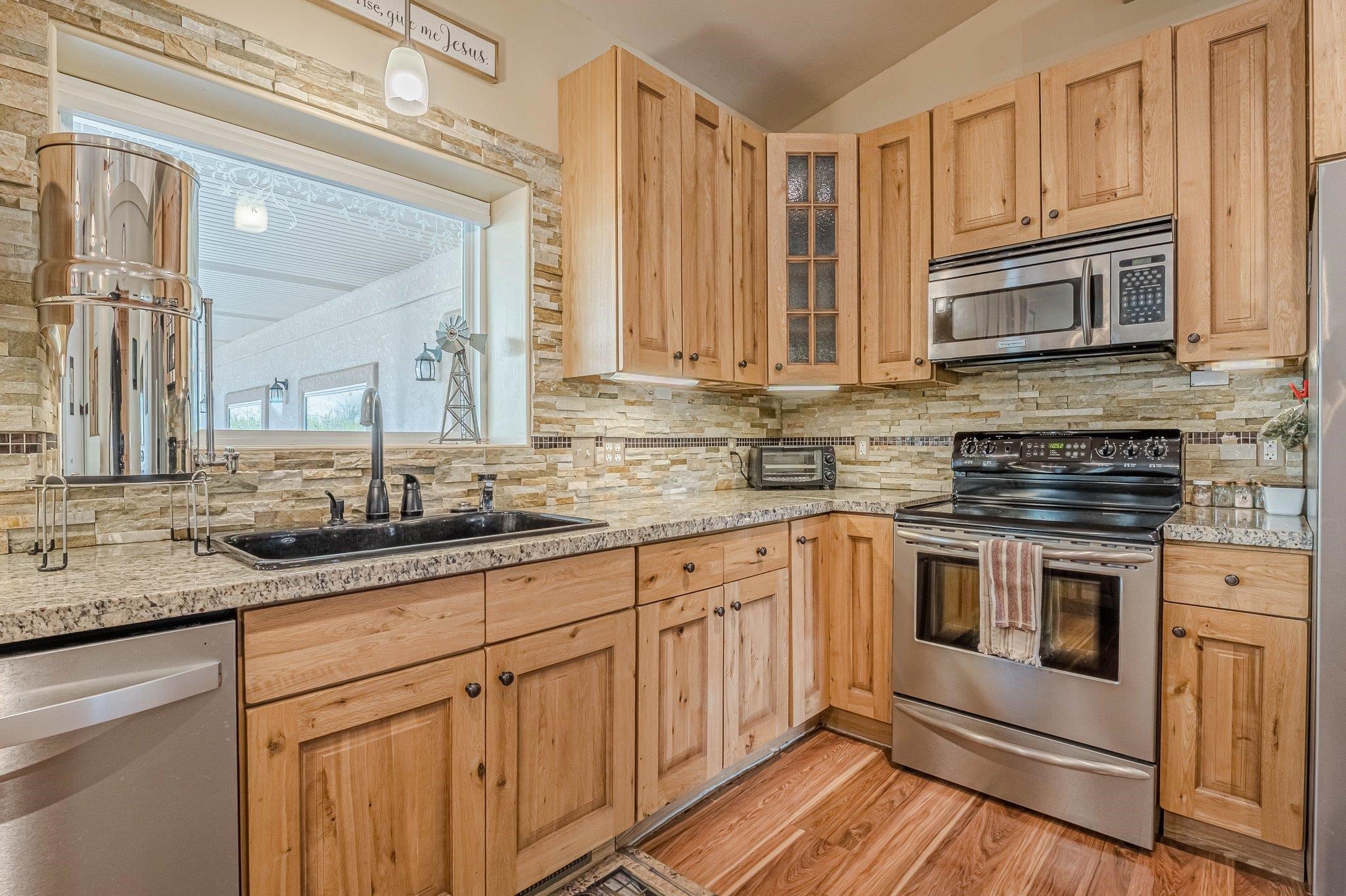 Palisade, Colorado, 81526, United States, 7 Bedrooms Bedrooms, ,5 BathroomsBathrooms,Residential,Active,1773219