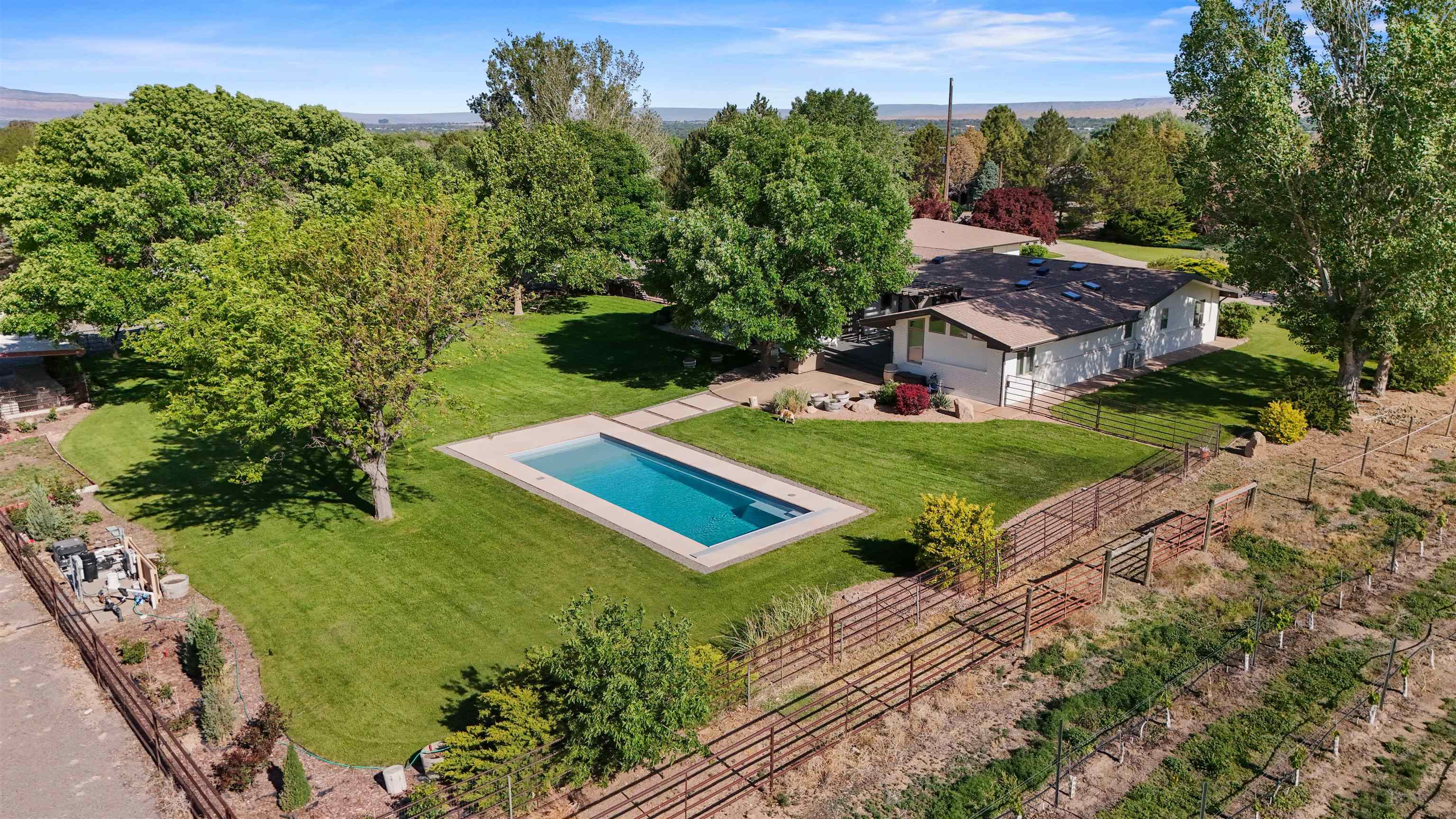 Palisade, Colorado, 81526, United States, 5 Bedrooms Bedrooms, ,5 BathroomsBathrooms,Residential,Active,2008295