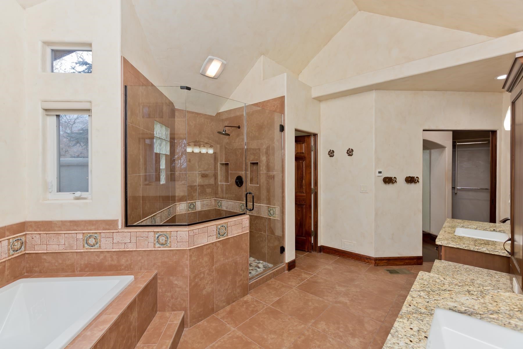 Grand Junction, Colorado, 81505, United States, 4 Bedrooms Bedrooms, ,5 BathroomsBathrooms,Residential,Active,1945340