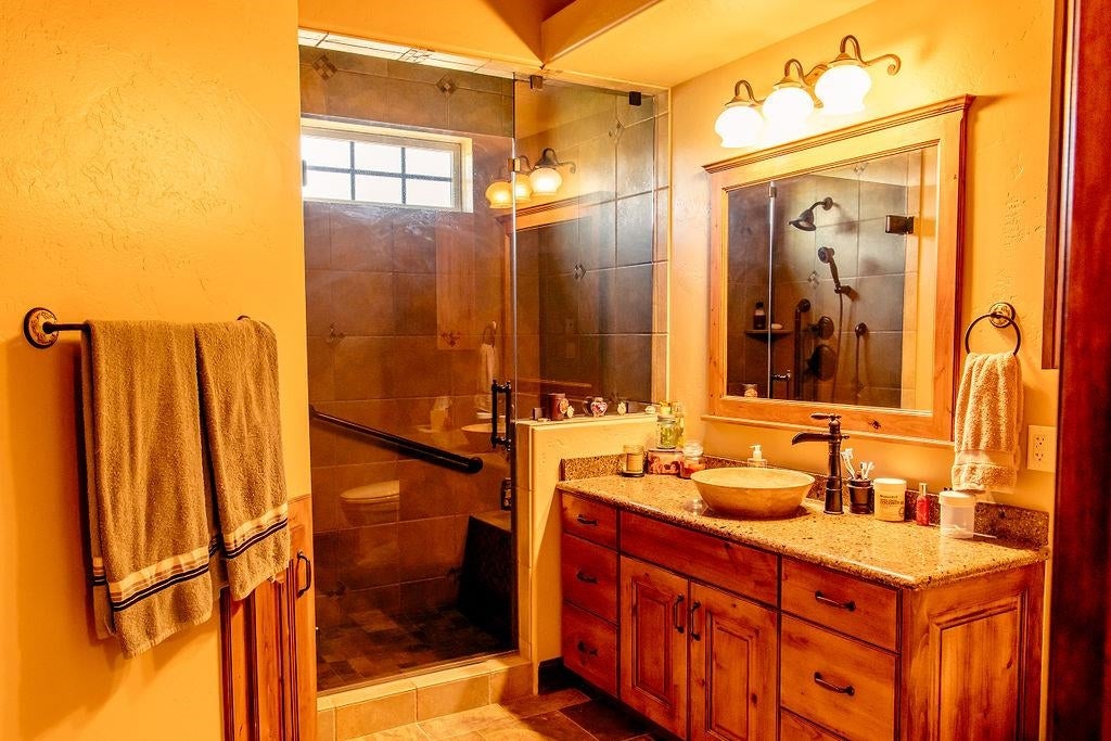 Rangely, Colorado, 81648, United States, 5 Bedrooms Bedrooms, ,5 BathroomsBathrooms,Residential,Active,1899225