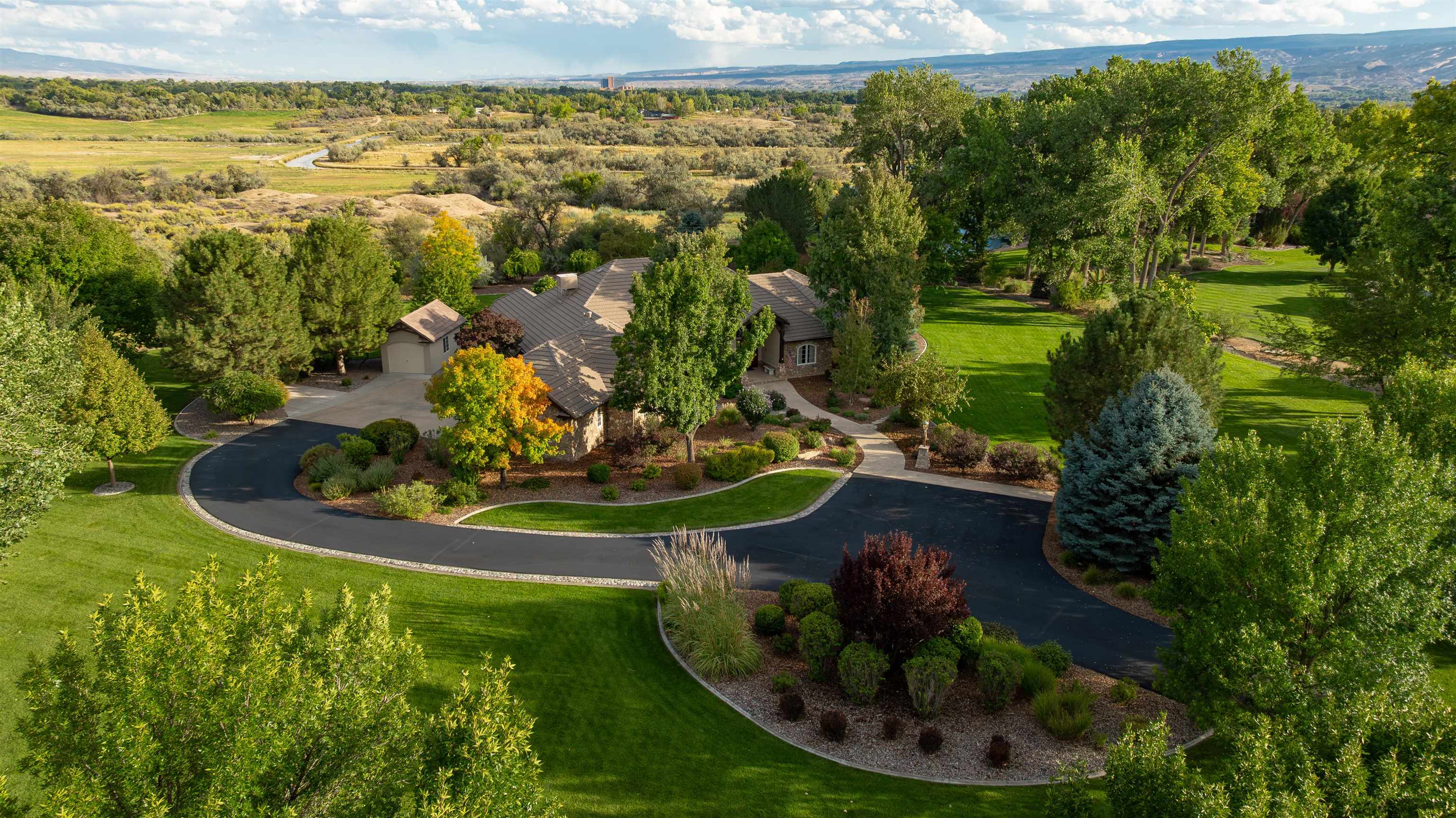 Grand Junction, Colorado, 81505, United States, 4 Bedrooms Bedrooms, ,5 BathroomsBathrooms,Residential,Active,1945340