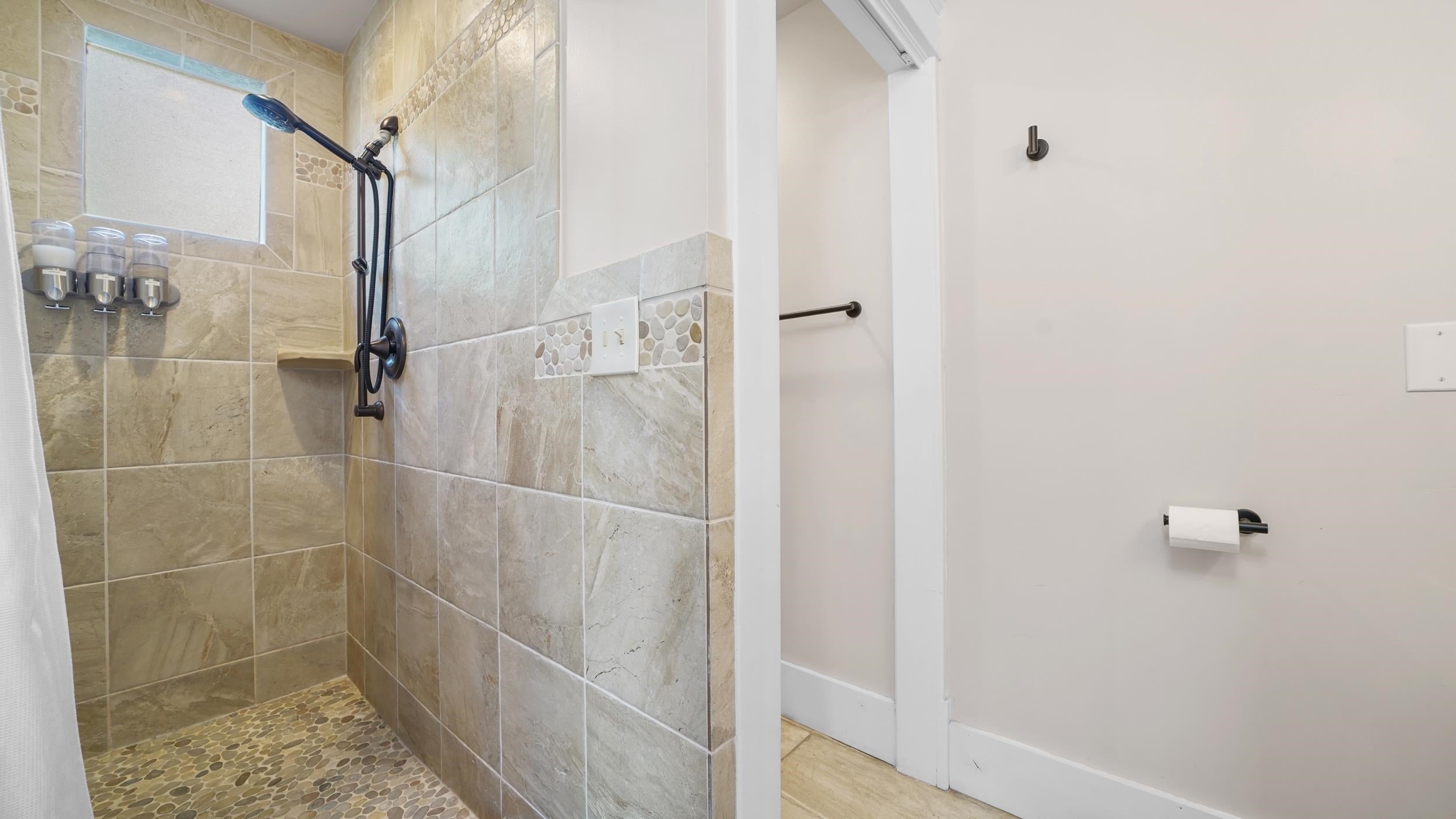 Grand Junction, Colorado, 81501, United States, 7 Bedrooms Bedrooms, ,3 BathroomsBathrooms,Residential,Active,1945318