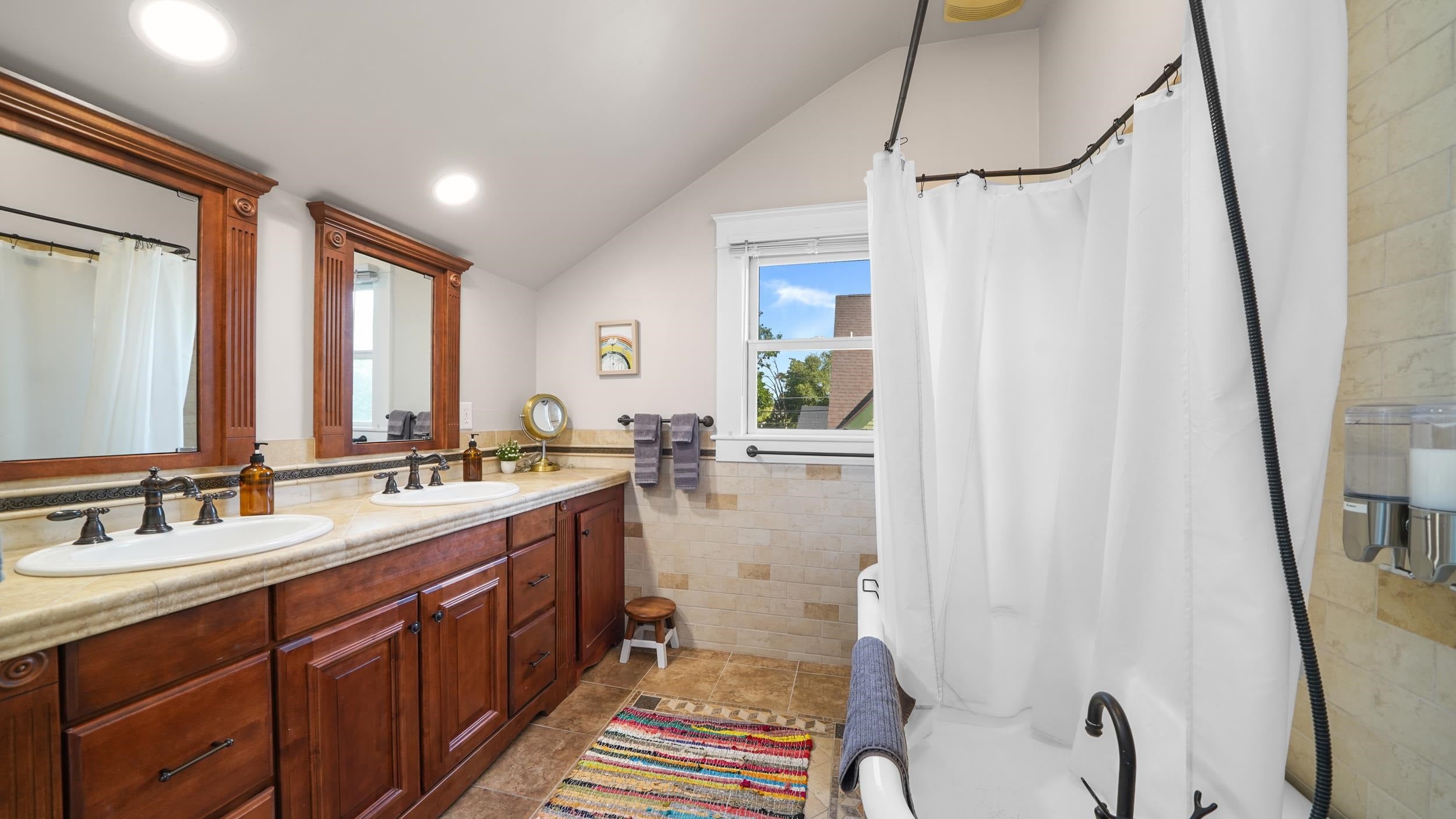 Grand Junction, Colorado, 81501, United States, 7 Bedrooms Bedrooms, ,3 BathroomsBathrooms,Residential,Active,1945318