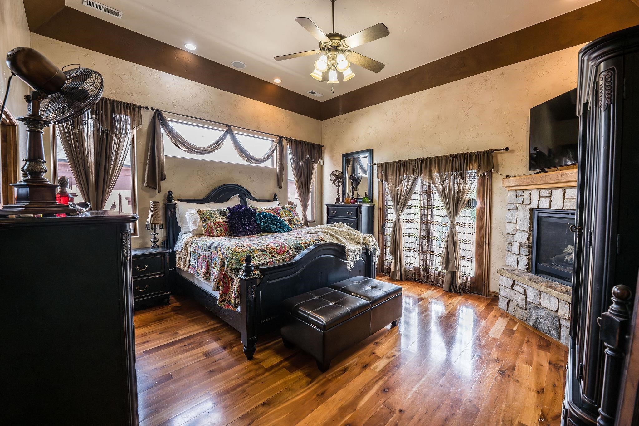 Grand Junction, Colorado, 81507, United States, 4 Bedrooms Bedrooms, ,5 BathroomsBathrooms,Residential,Active,1929450