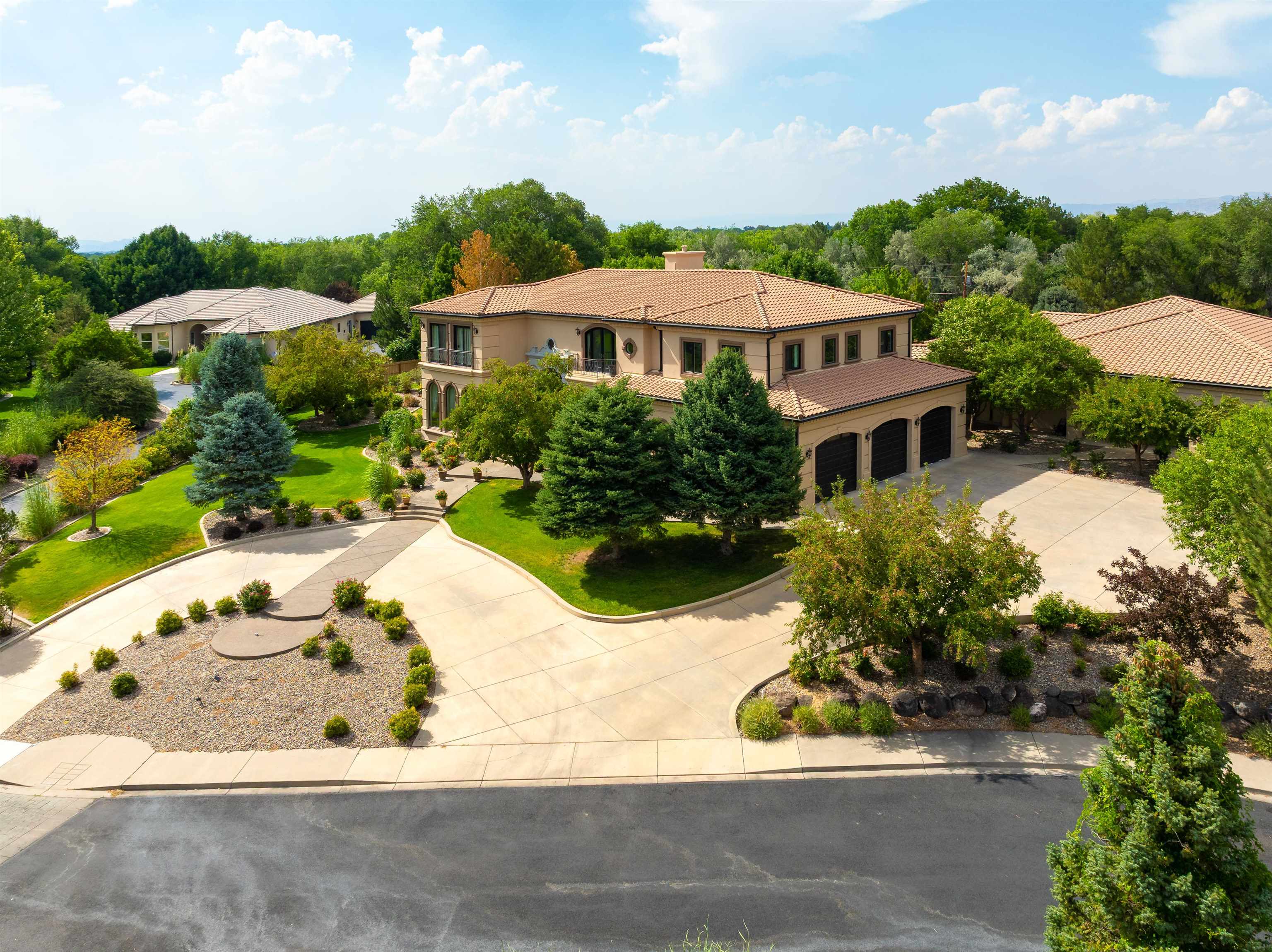 Grand Junction, Colorado, 81506, United States, 5 Bedrooms Bedrooms, ,7 BathroomsBathrooms,Residential,Active,1909661