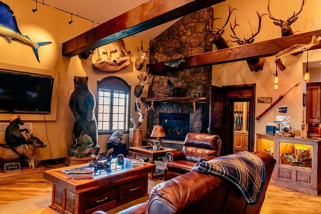 Rangely, Colorado, 81648, United States, 5 Bedrooms Bedrooms, ,5 BathroomsBathrooms,Residential,Active,1899225