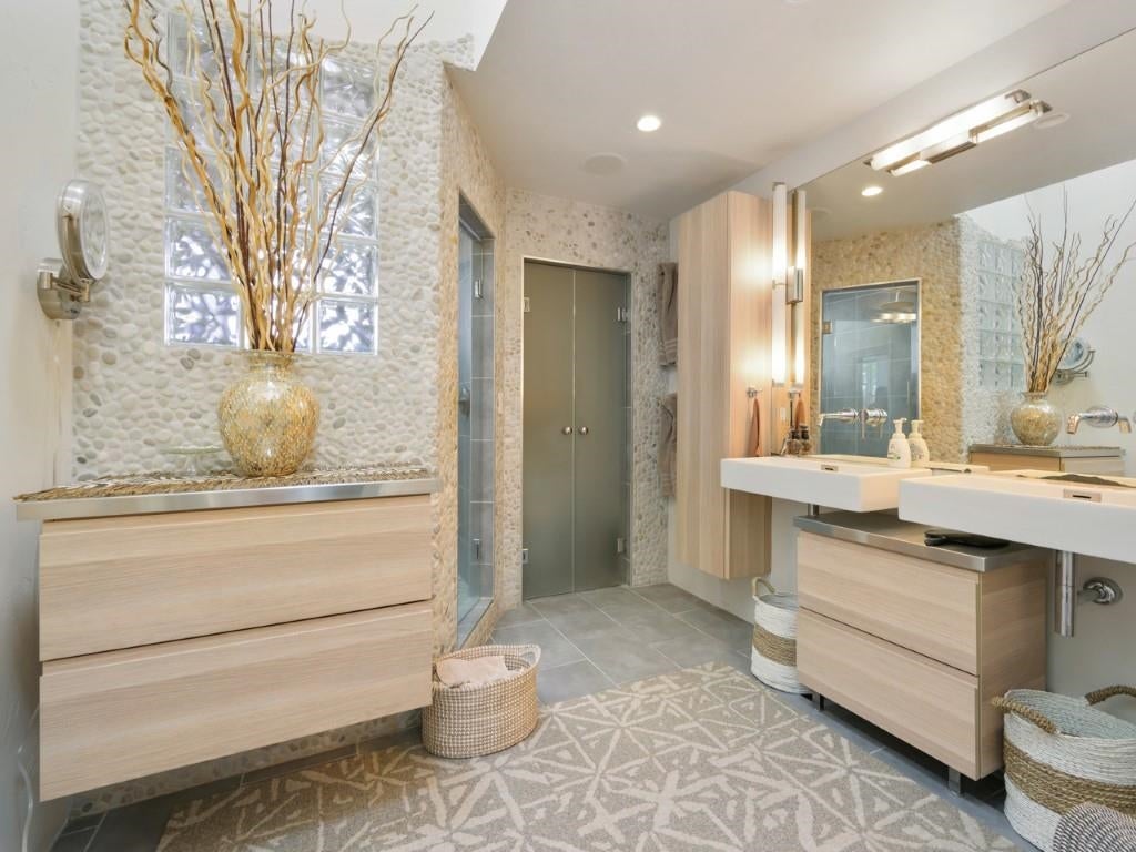 Grand Junction, Colorado, 81501, United States, 3 Bedrooms Bedrooms, ,5 BathroomsBathrooms,Residential,Active,1963247