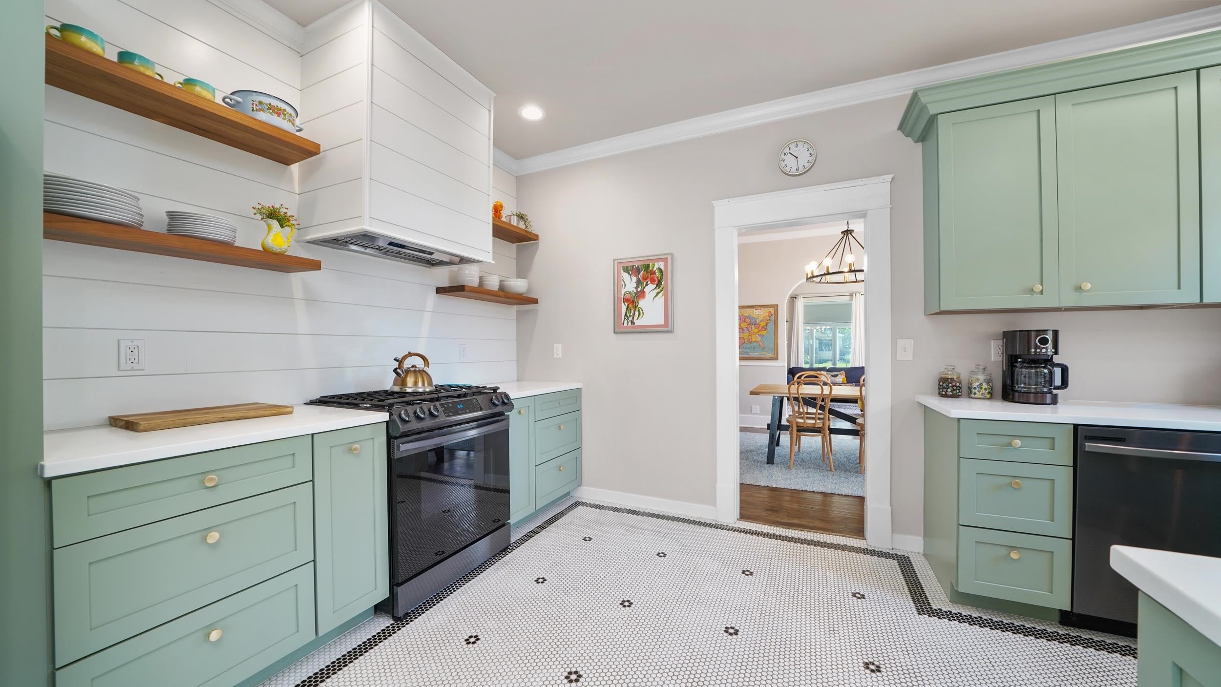 Grand Junction, Colorado, 81501, United States, 7 Bedrooms Bedrooms, ,3 BathroomsBathrooms,Residential,Active,1945318