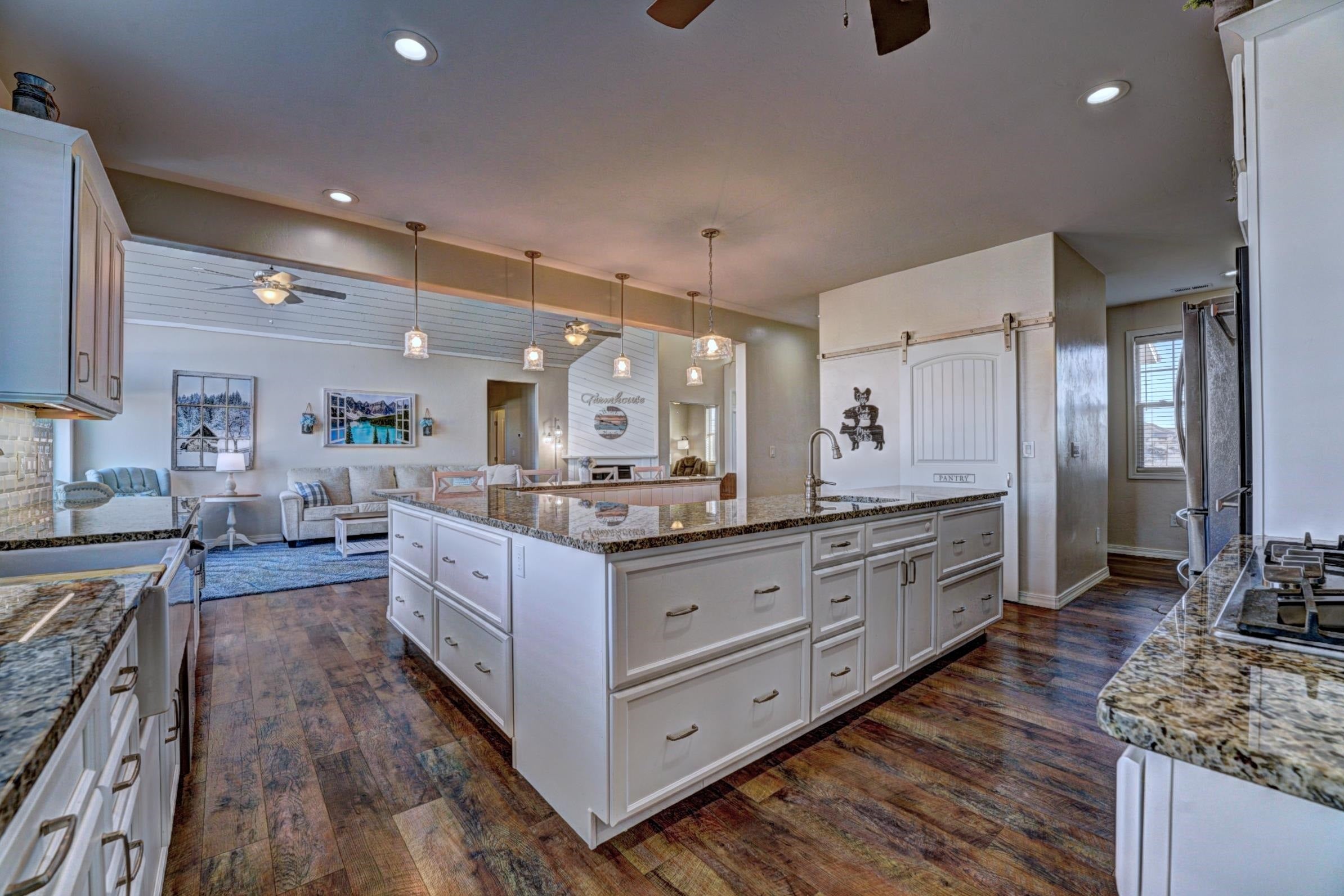 Palisade, Colorado, 81526, United States, 3 Bedrooms Bedrooms, ,3 BathroomsBathrooms,Residential,Active,2015436