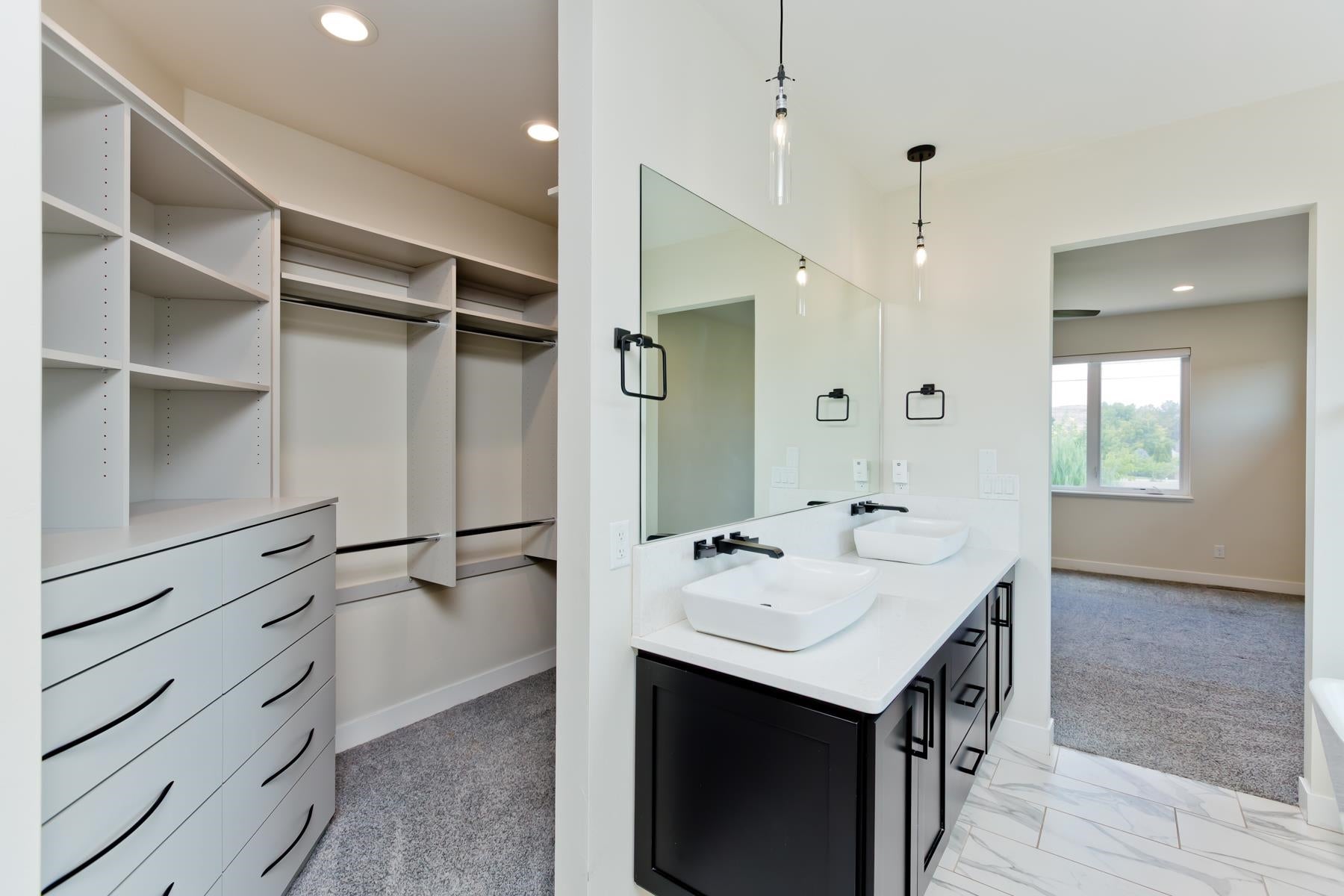 Grand Junction, Colorado, 81507, United States, 4 Bedrooms Bedrooms, ,4 BathroomsBathrooms,Residential,Active,1894545
