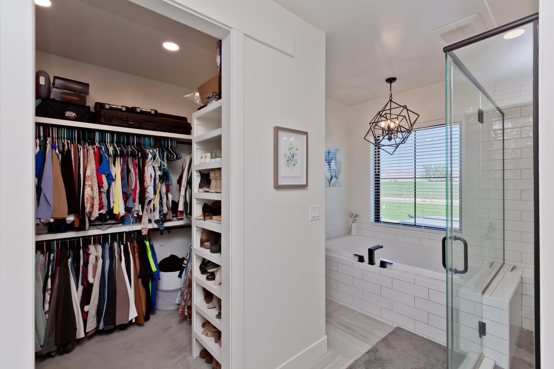 Grand Junction, Colorado, 81505, United States, 4 Bedrooms Bedrooms, ,3 BathroomsBathrooms,Residential,Active,2013150