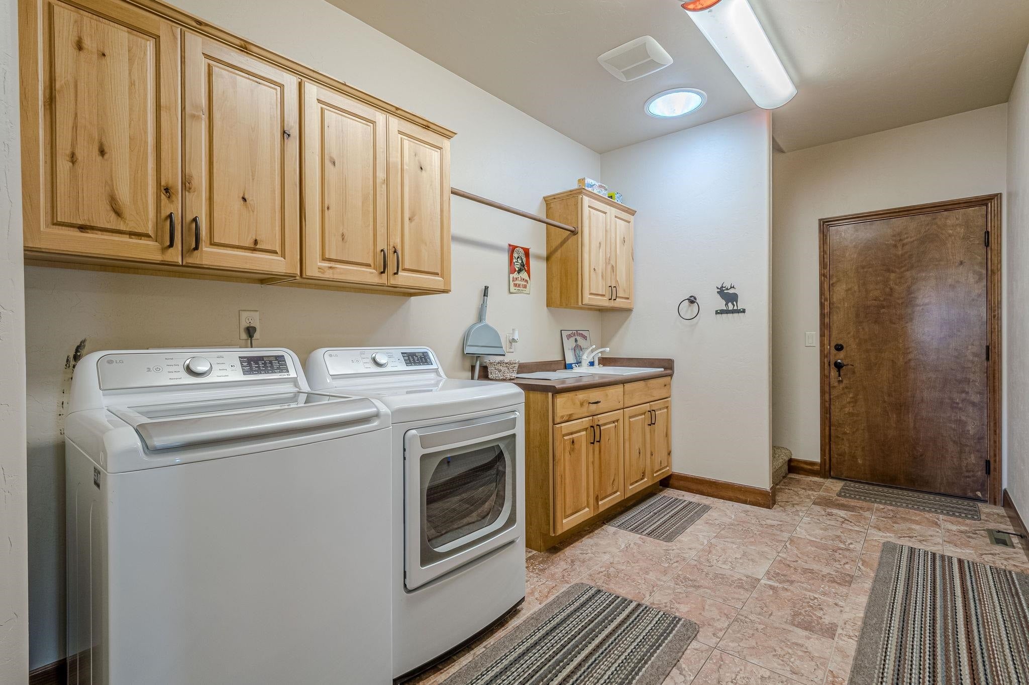 Grand Junction, Colorado, 81505, United States, 5 Bedrooms Bedrooms, ,4 BathroomsBathrooms,Residential,Active,2009142