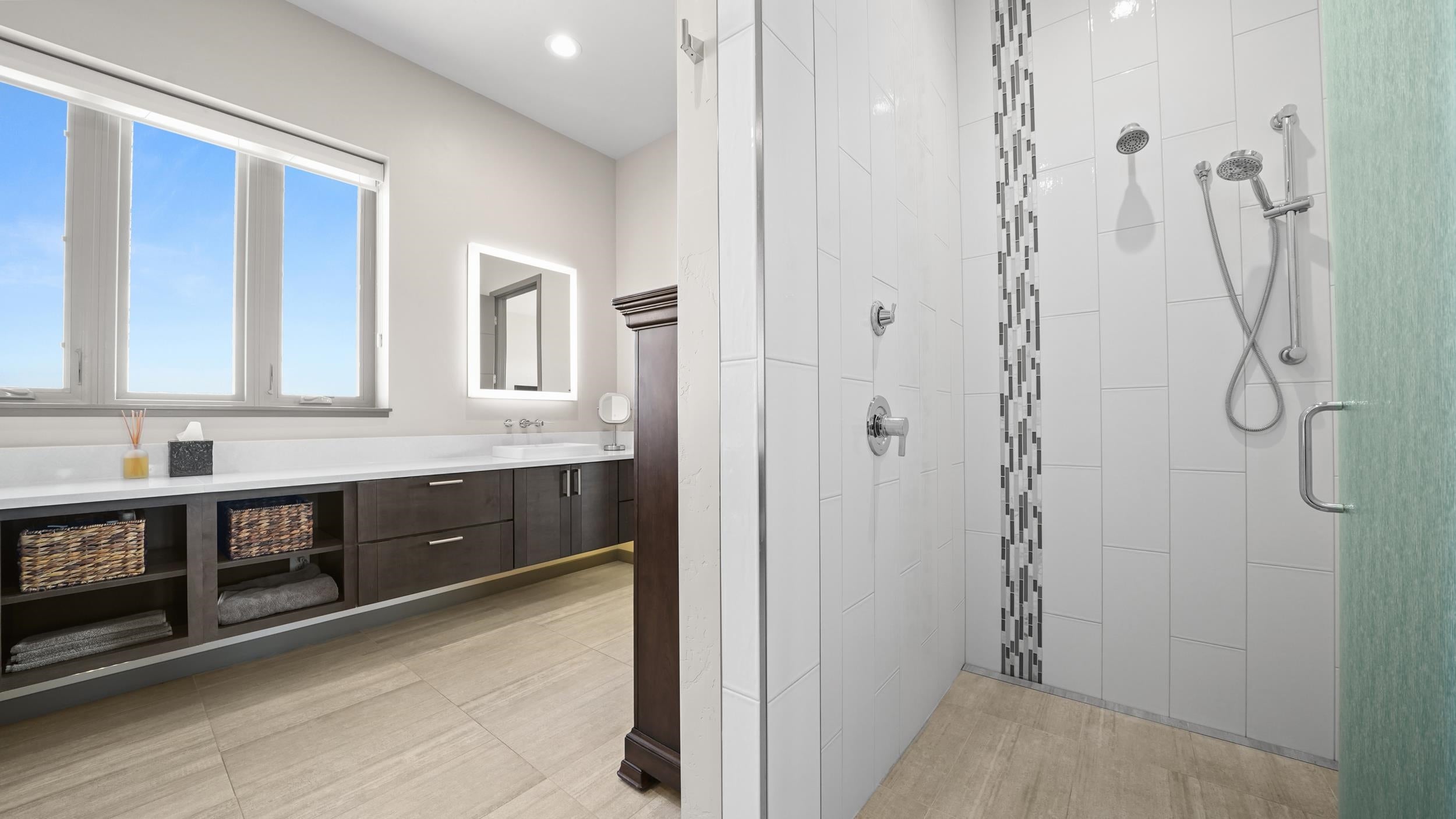 Grand Junction, Colorado, 81507, United States, 4 Bedrooms Bedrooms, ,4 BathroomsBathrooms,Residential,Active,1926885