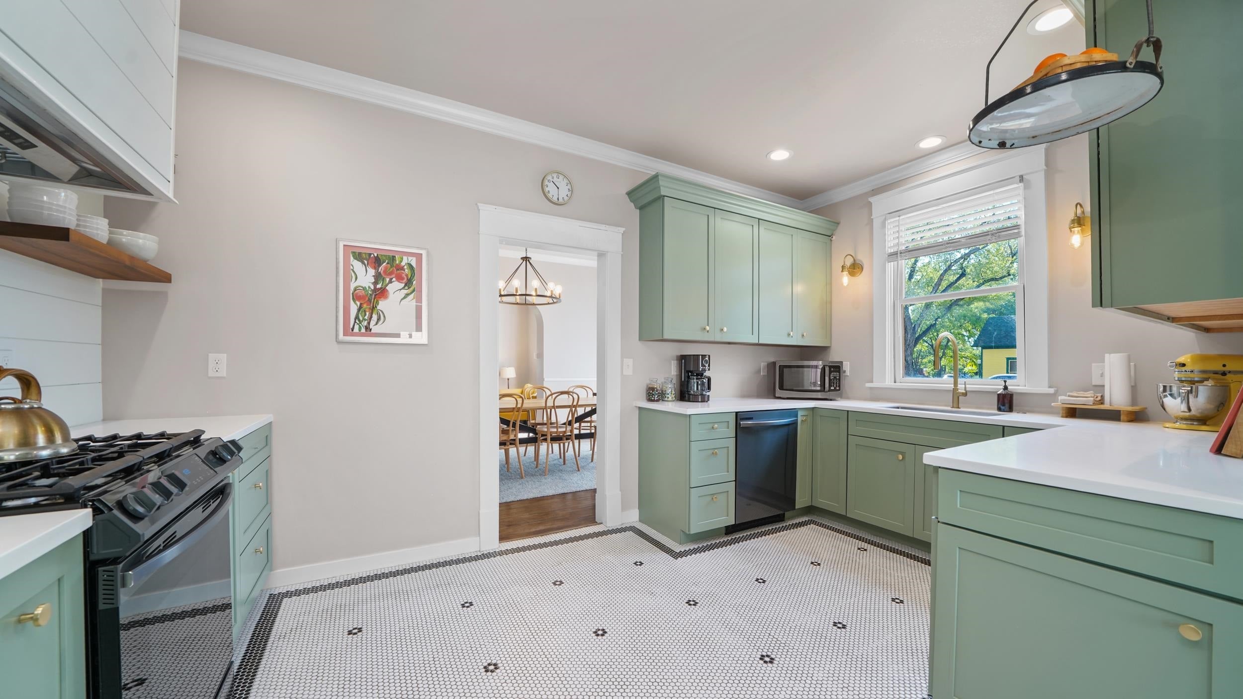 Grand Junction, Colorado, 81501, United States, 7 Bedrooms Bedrooms, ,3 BathroomsBathrooms,Residential,Active,1945318