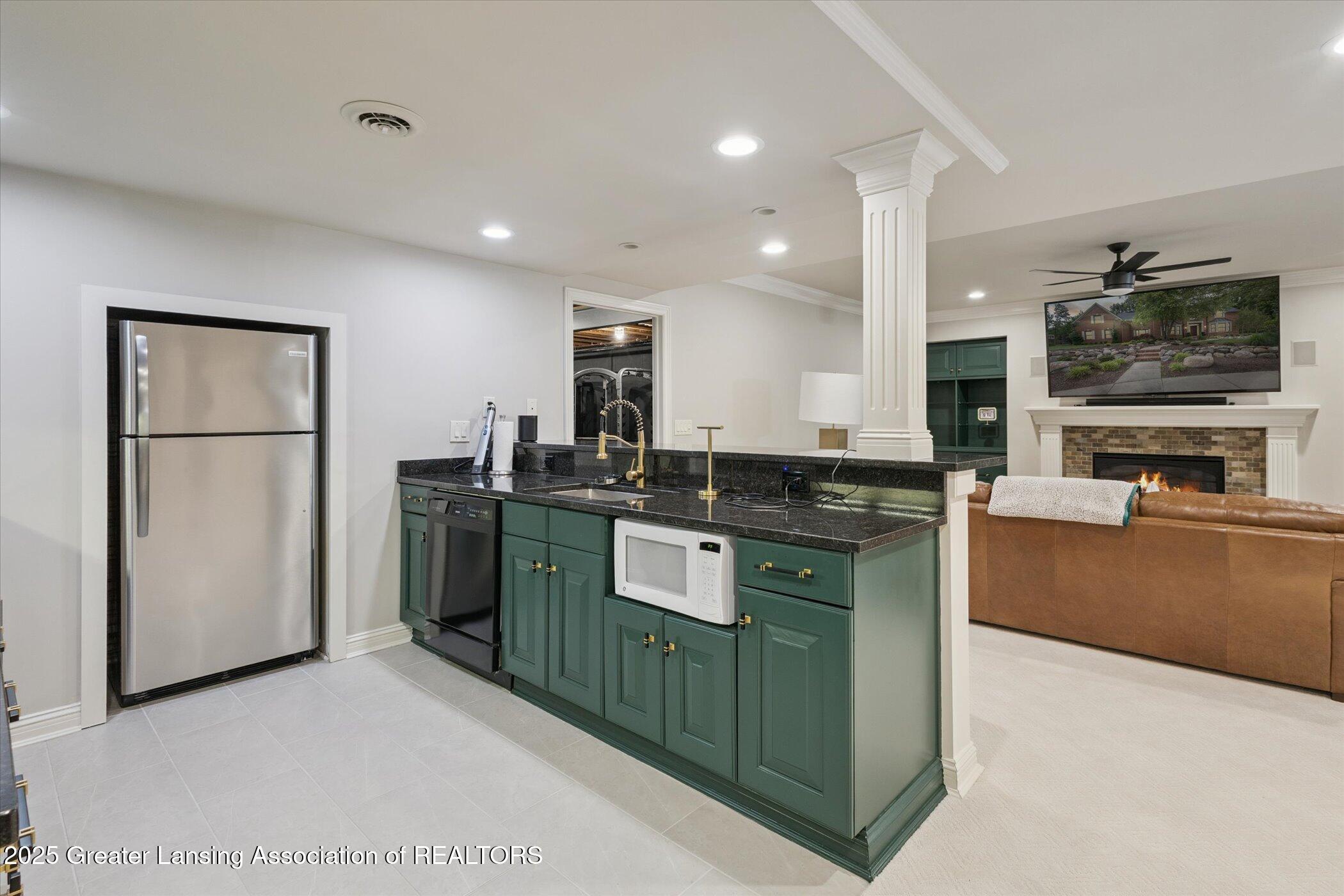 Okemos, Michigan, 48864, United States, 5 Bedrooms Bedrooms, ,6 BathroomsBathrooms,Residential,Active,2007165