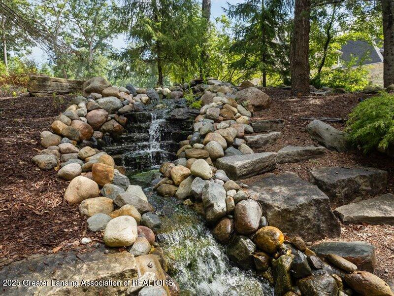 East Lansing, Michigan, 48823, United States, 8 Bedrooms Bedrooms, ,10 BathroomsBathrooms,Residential,Active,1988469