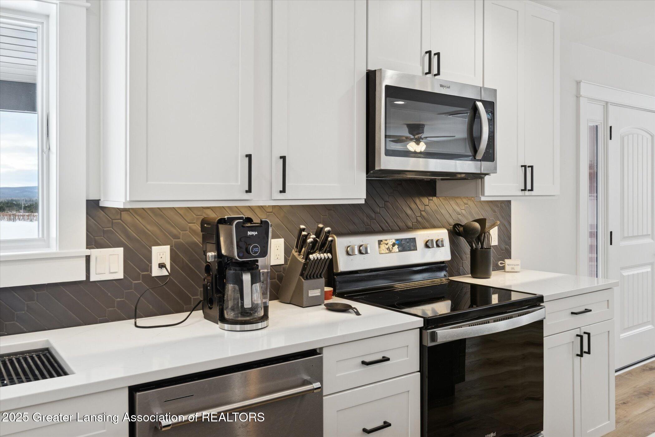 Alanson, Michigan, 49706, United States, 2 Bedrooms Bedrooms, ,2 BathroomsBathrooms,Residential,Active,2007033