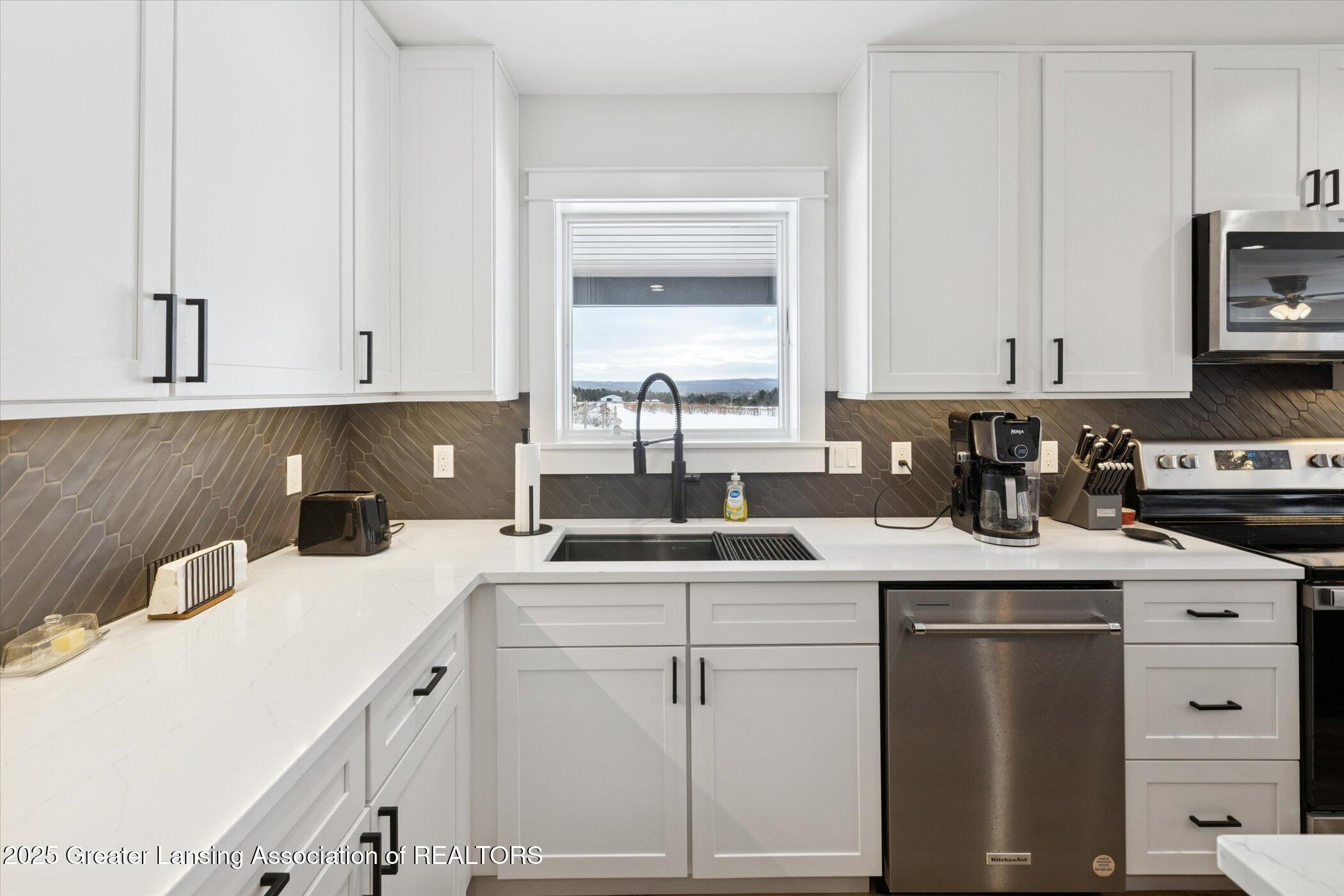 Alanson, Michigan, 49706, United States, 2 Bedrooms Bedrooms, ,2 BathroomsBathrooms,Residential,Active,2007033