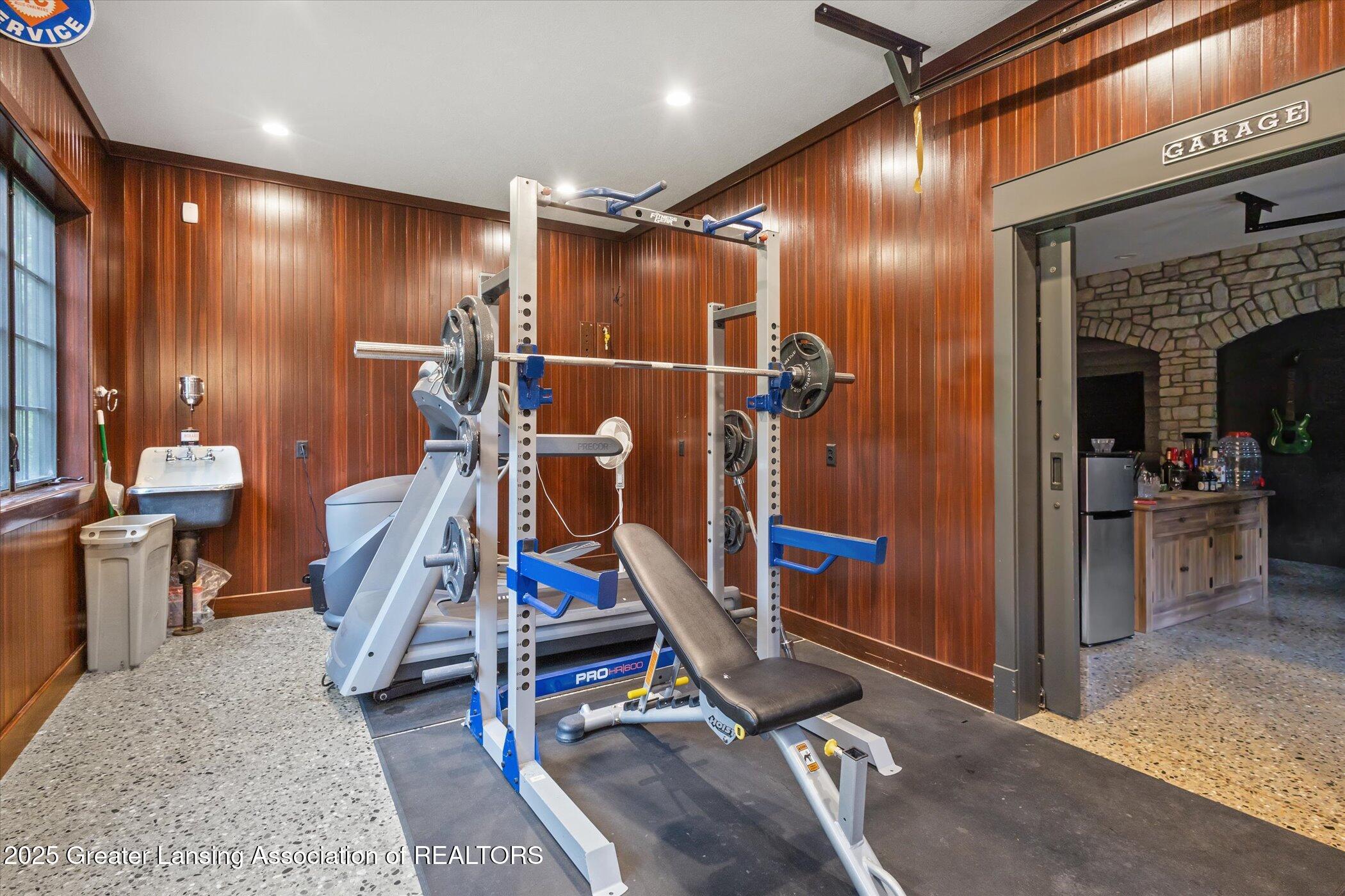 Lansing, Michigan, 48911, United States, 5 Bedrooms Bedrooms, ,5 BathroomsBathrooms,Residential,Active,1988463