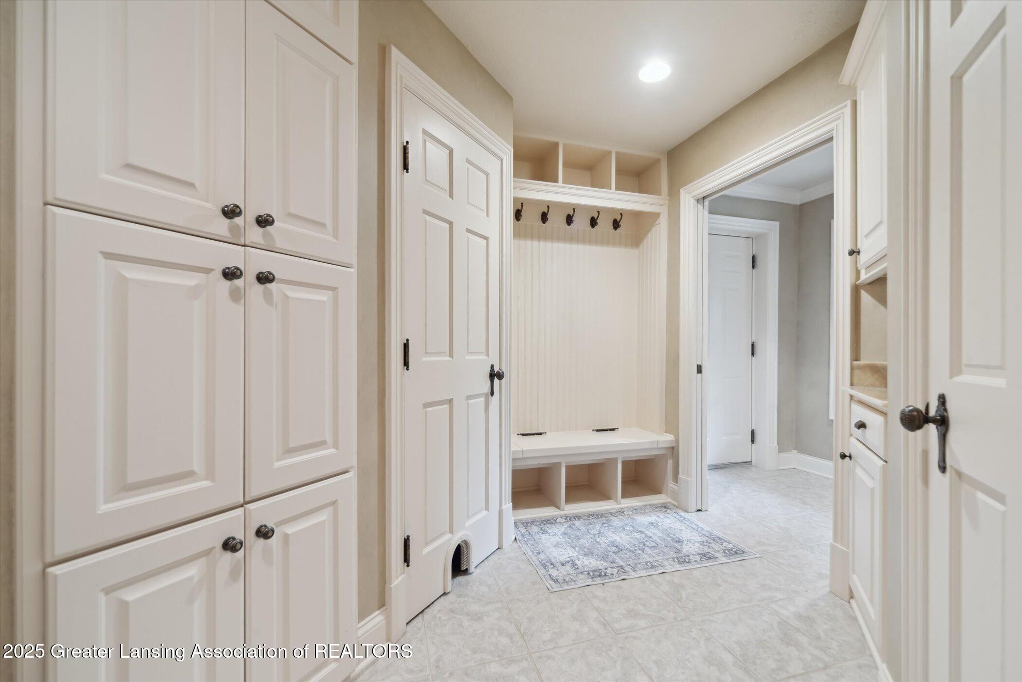 Lansing, Michigan, 48911, United States, 5 Bedrooms Bedrooms, ,5 BathroomsBathrooms,Residential,Active,1988463