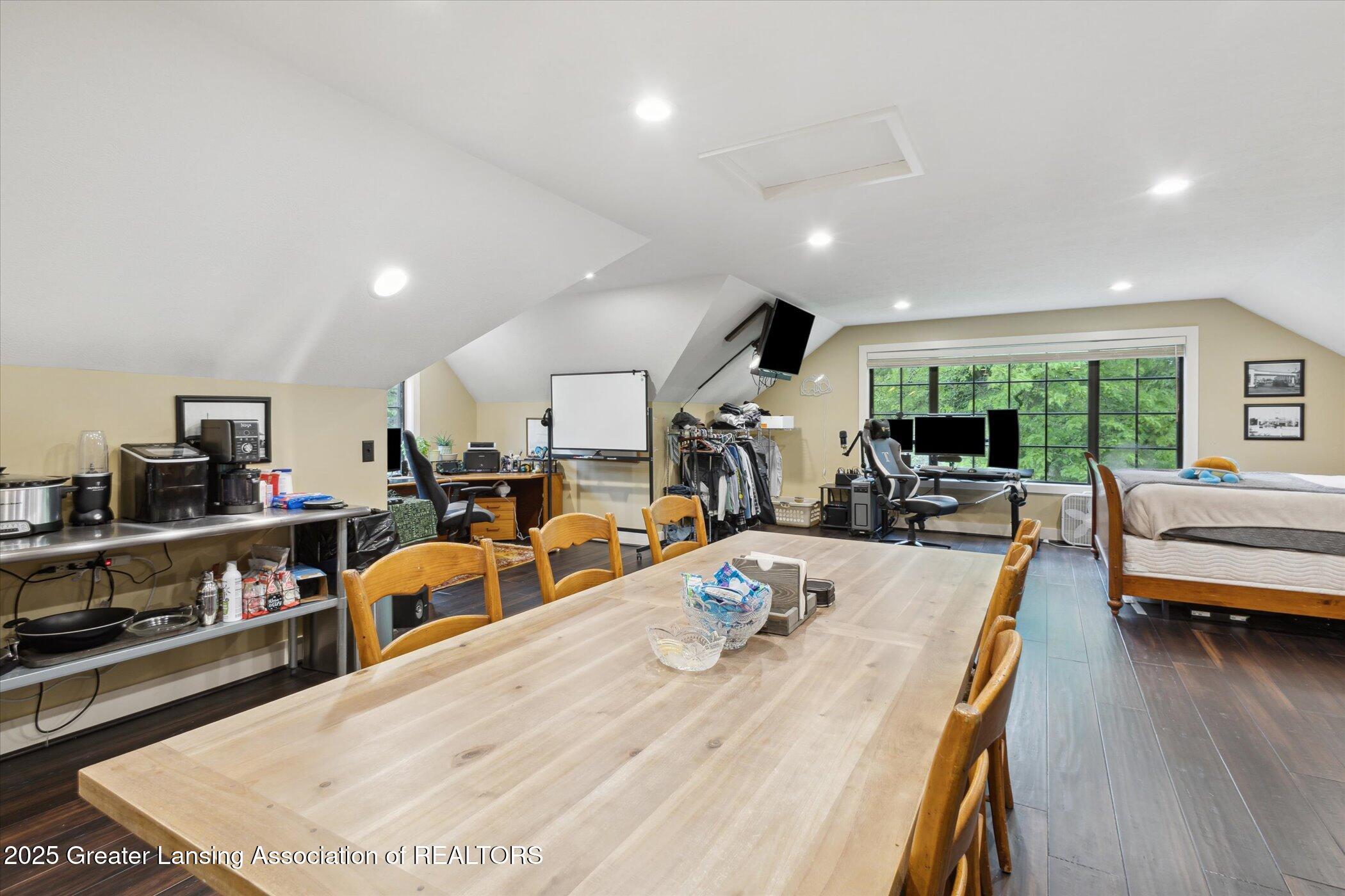 Lansing, Michigan, 48911, United States, 5 Bedrooms Bedrooms, ,5 BathroomsBathrooms,Residential,Active,1988463