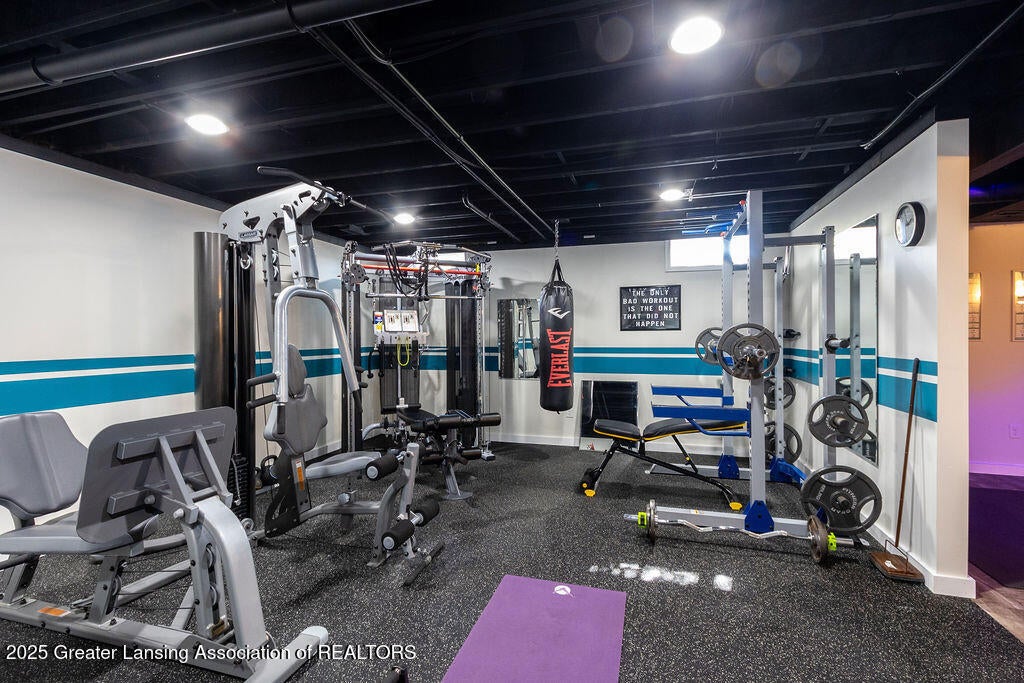 Okemos, Michigan, 48864, United States, 4 Bedrooms Bedrooms, ,5 BathroomsBathrooms,Residential,Active,1998602