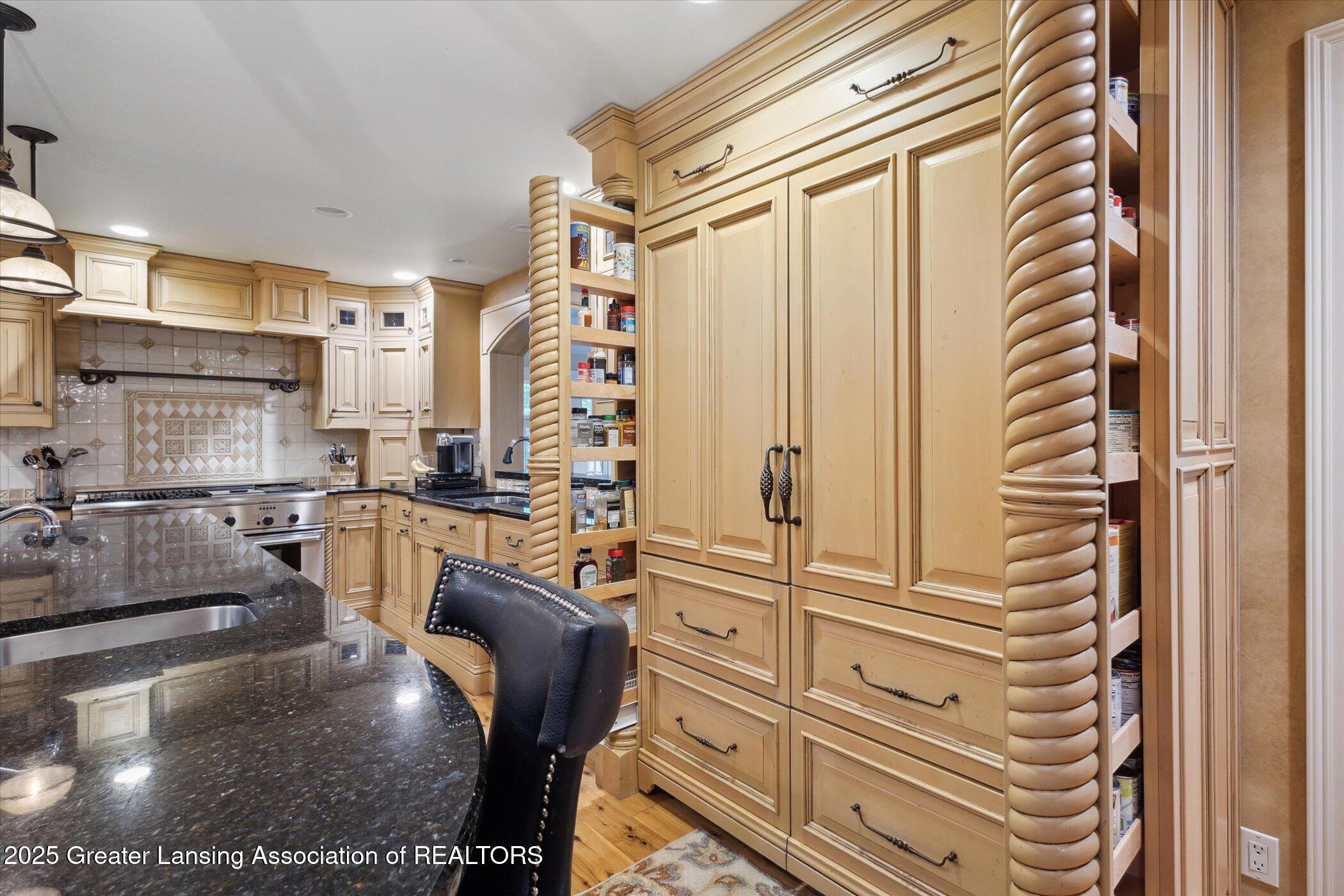 Lansing, Michigan, 48911, United States, 5 Bedrooms Bedrooms, ,5 BathroomsBathrooms,Residential,Active,1988463