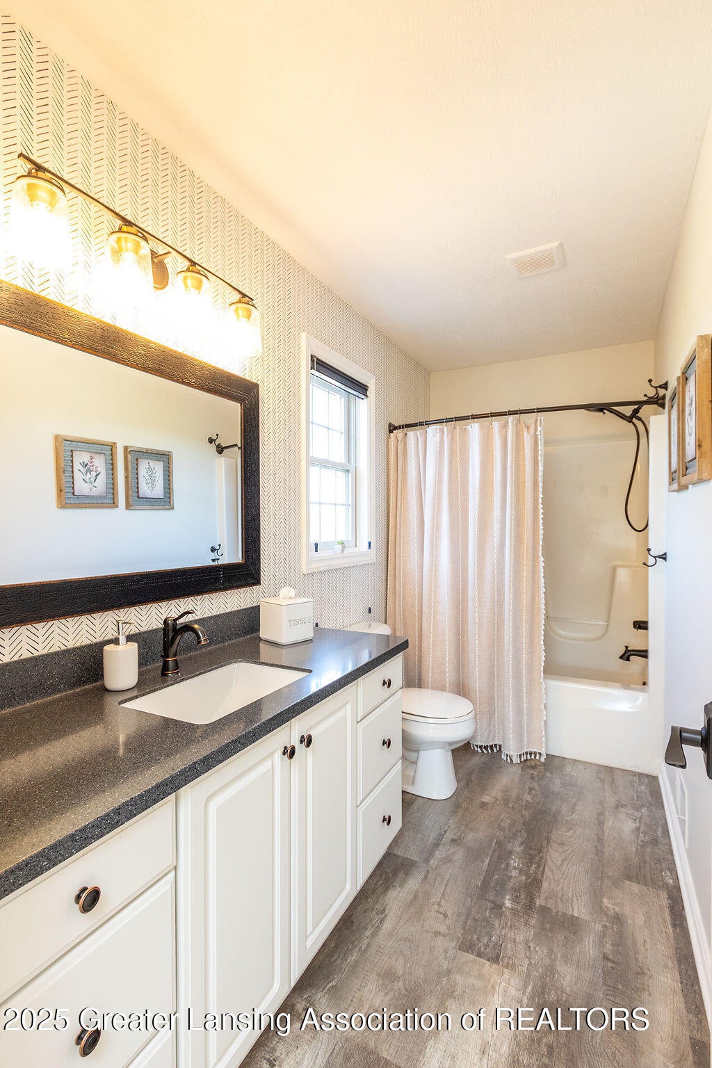 Okemos, Michigan, 48864, United States, 4 Bedrooms Bedrooms, ,5 BathroomsBathrooms,Residential,Active,1998602