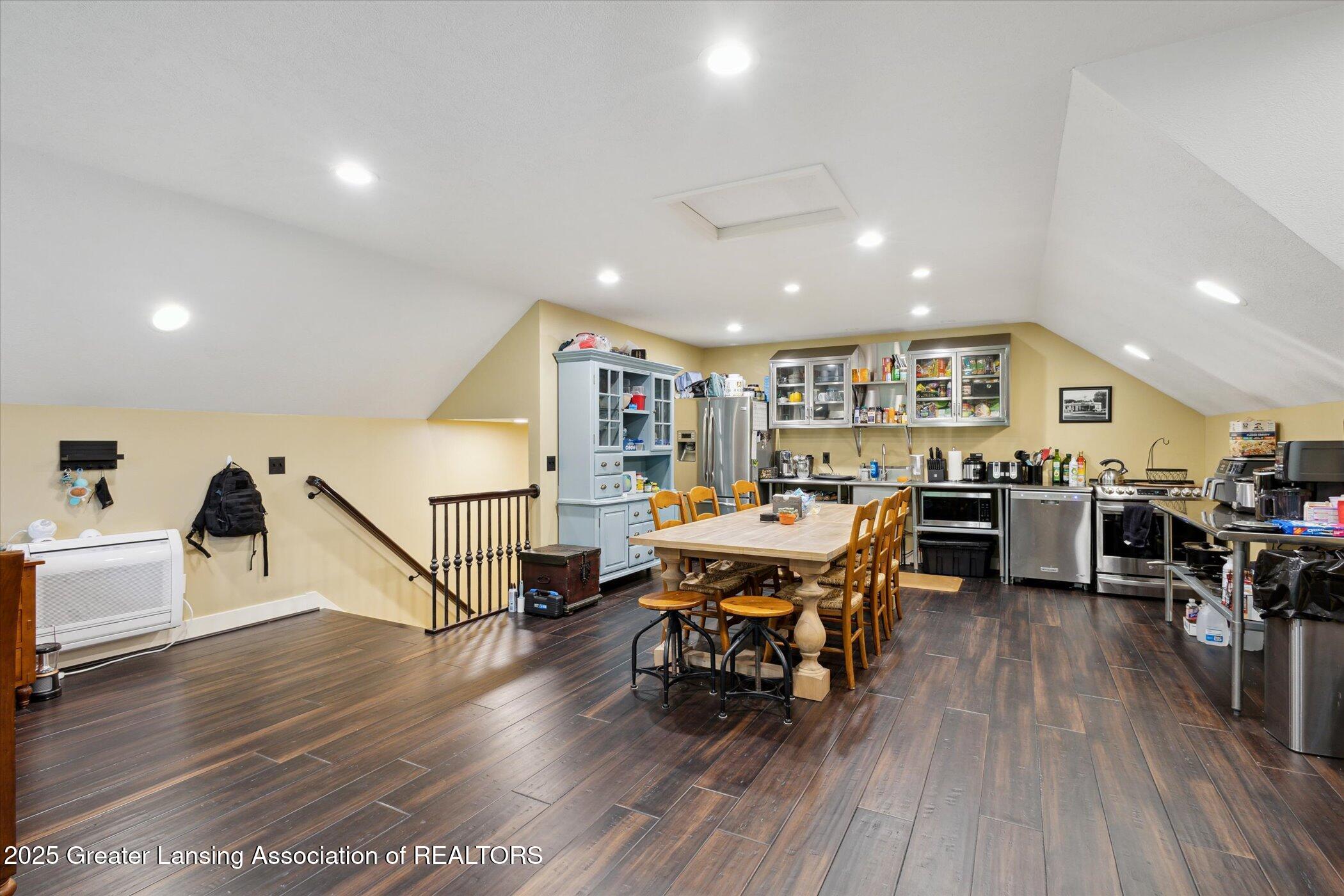 Lansing, Michigan, 48911, United States, 5 Bedrooms Bedrooms, ,5 BathroomsBathrooms,Residential,Active,1988463