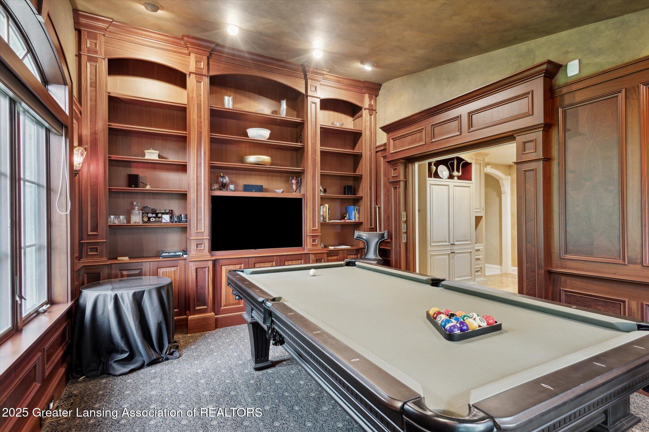 Lansing, Michigan, 48911, United States, 5 Bedrooms Bedrooms, ,5 BathroomsBathrooms,Residential,Active,1988463