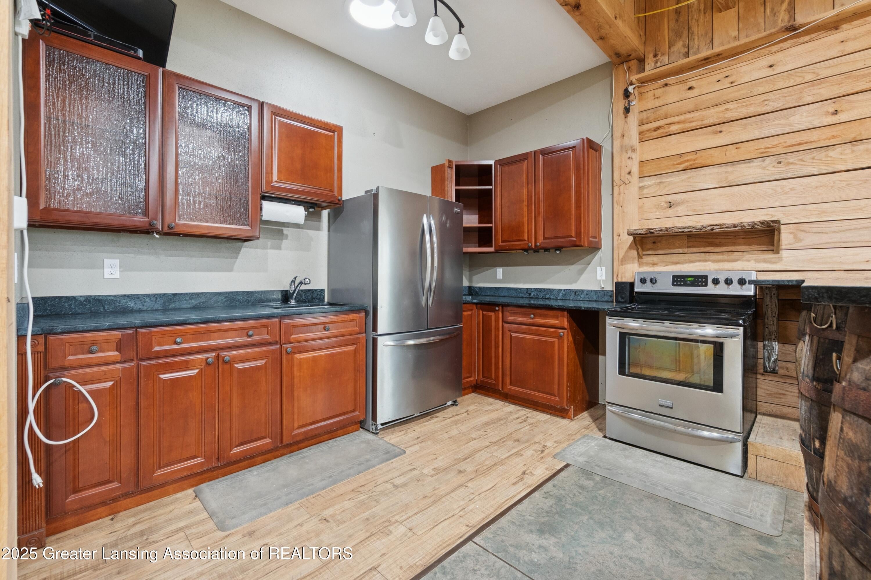 Grand Ledge, Michigan, 48837, United States, 4 Bedrooms Bedrooms, ,5 BathroomsBathrooms,Residential,Contingent,2006820