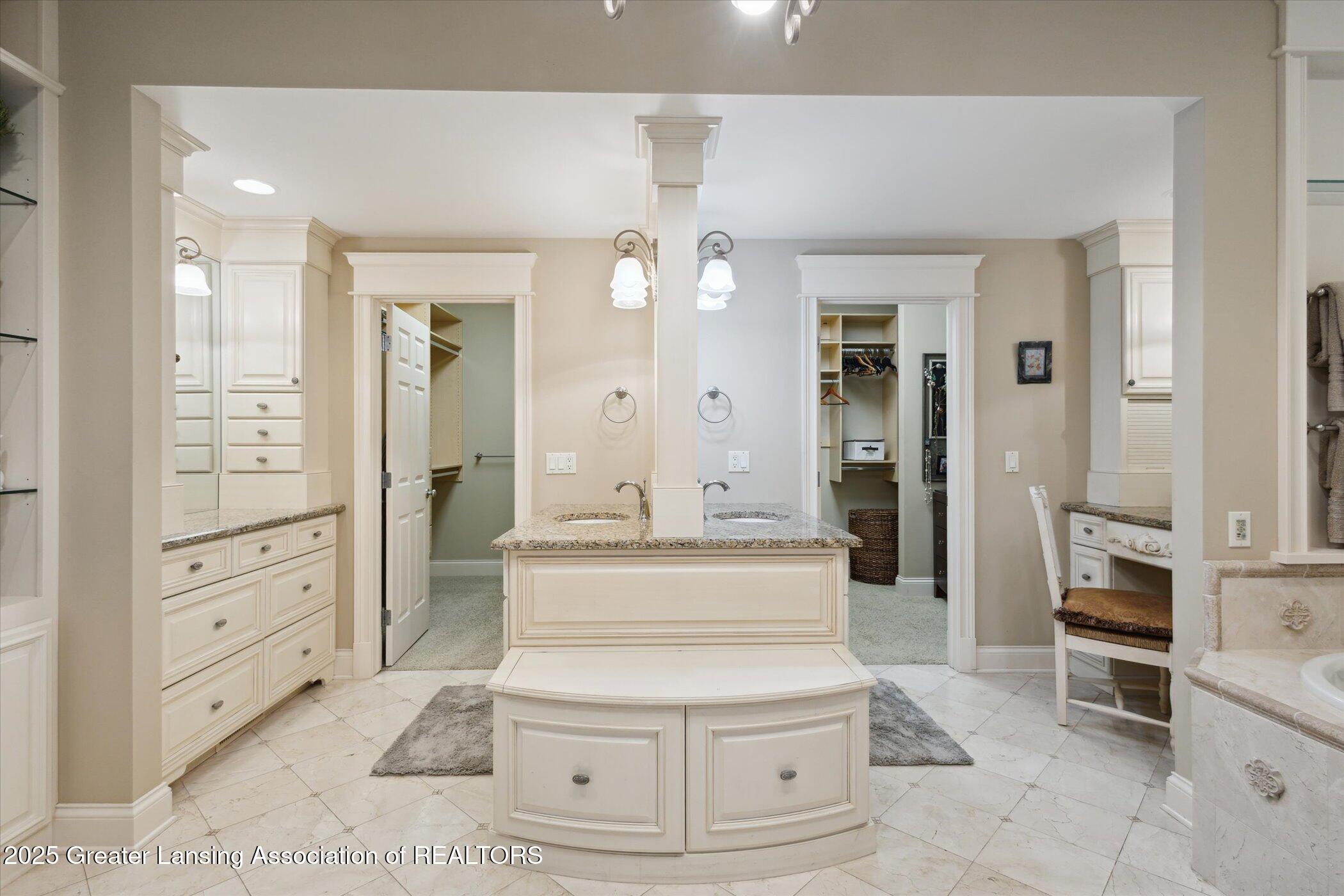 Lansing, Michigan, 48911, United States, 5 Bedrooms Bedrooms, ,5 BathroomsBathrooms,Residential,Active,1988463