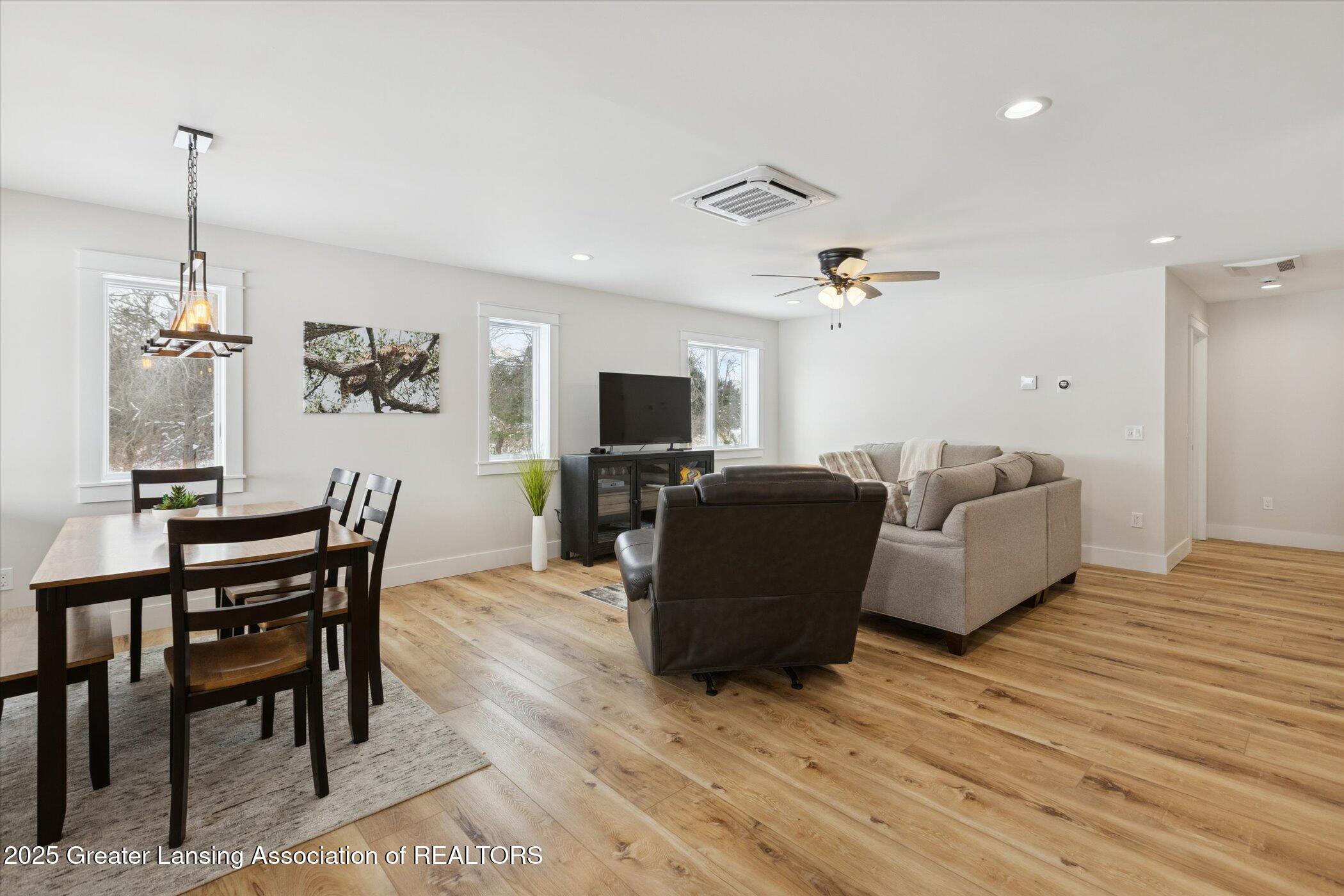 Alanson, Michigan, 49706, United States, 2 Bedrooms Bedrooms, ,2 BathroomsBathrooms,Residential,Active,2007033