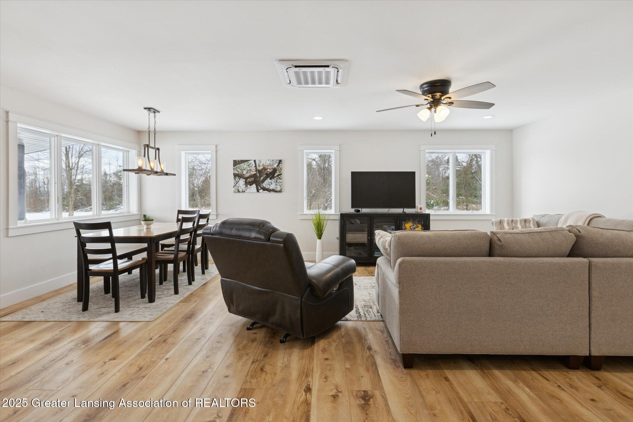 Alanson, Michigan, 49706, United States, 2 Bedrooms Bedrooms, ,2 BathroomsBathrooms,Residential,Active,2007033