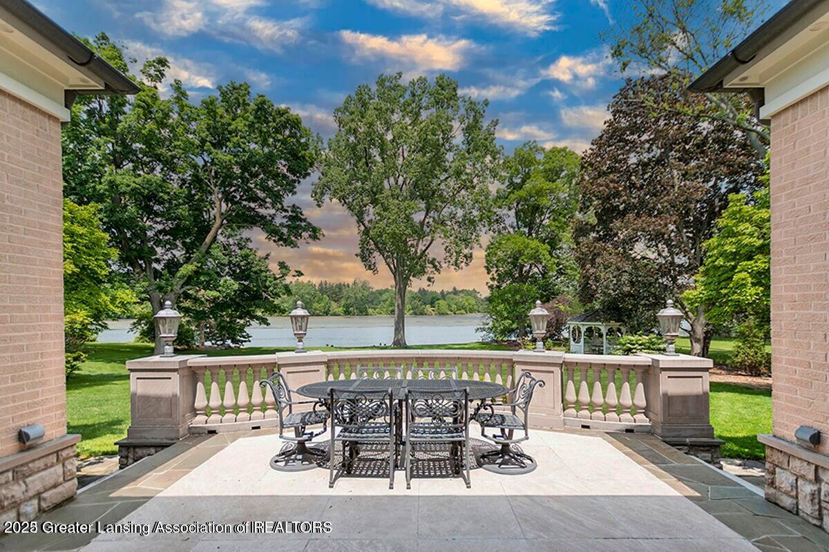 Lansing, Michigan, 48911, United States, 5 Bedrooms Bedrooms, ,5 BathroomsBathrooms,Residential,Active,1988463