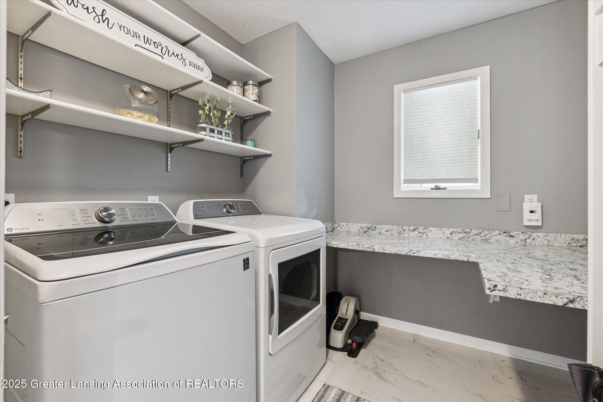 Haslett, Michigan, 48840, United States, 4 Bedrooms Bedrooms, ,3 BathroomsBathrooms,Residential,Contingent,1988482