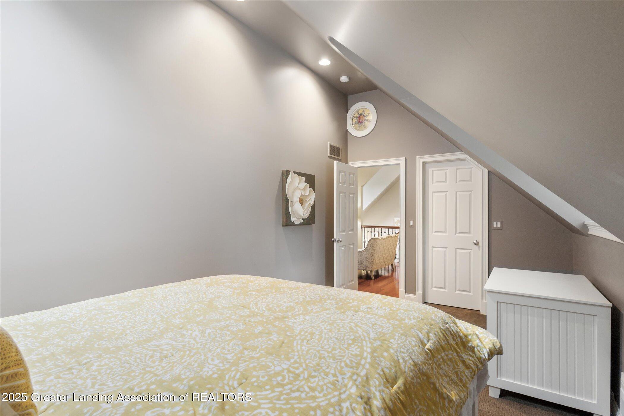 Lansing, Michigan, 48911, United States, 5 Bedrooms Bedrooms, ,5 BathroomsBathrooms,Residential,Active,1988463