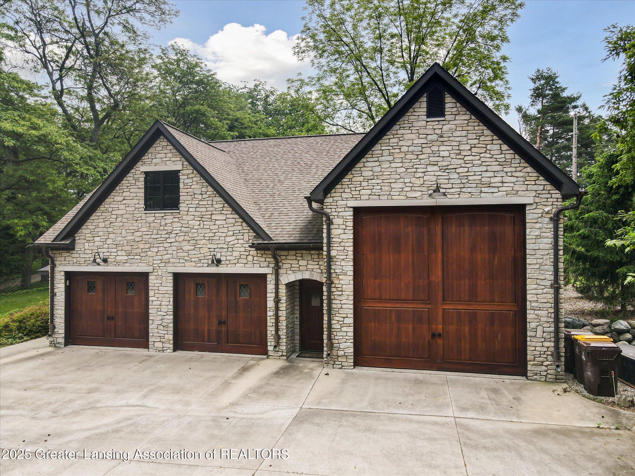 Lansing, Michigan, 48911, United States, 5 Bedrooms Bedrooms, ,5 BathroomsBathrooms,Residential,Active,1988463