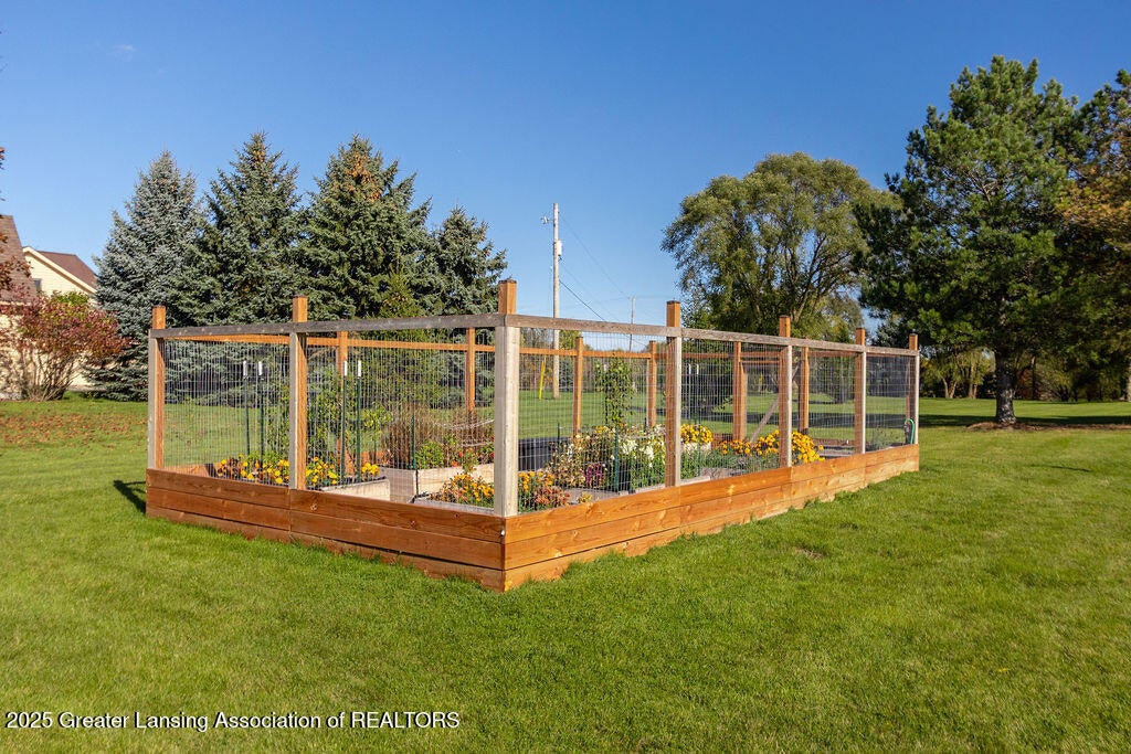 Okemos, Michigan, 48864, United States, 4 Bedrooms Bedrooms, ,5 BathroomsBathrooms,Residential,Active,1998602