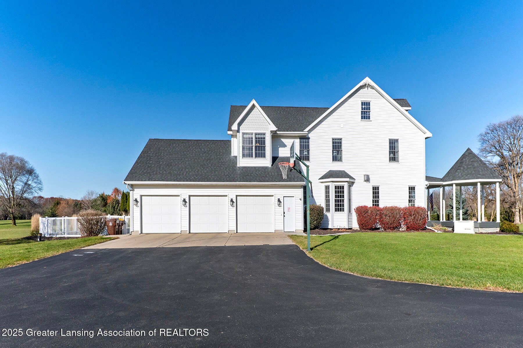 Okemos, Michigan, 48864, United States, 4 Bedrooms Bedrooms, ,5 BathroomsBathrooms,Residential,Active,1998602