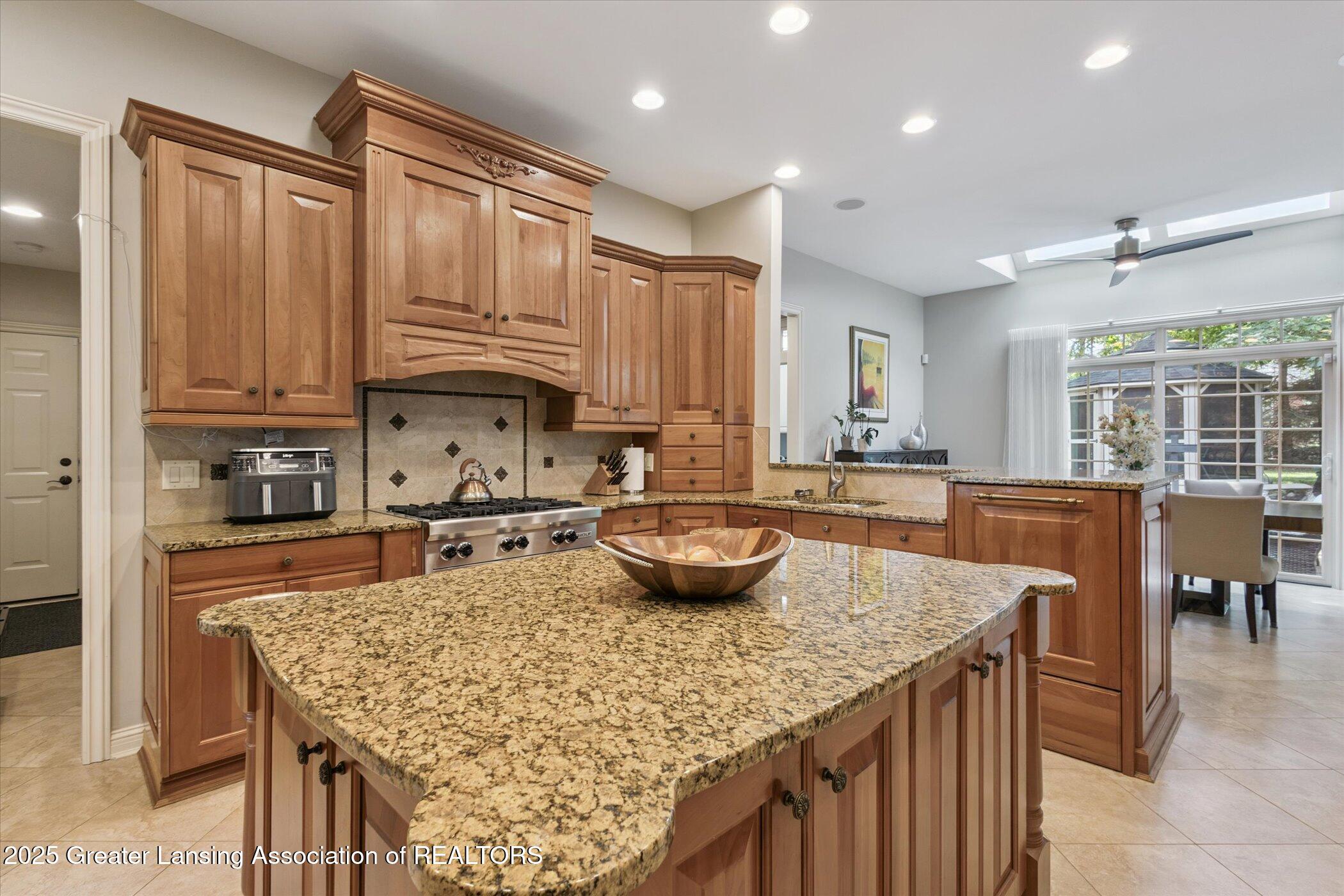 Okemos, Michigan, 48864, United States, 5 Bedrooms Bedrooms, ,6 BathroomsBathrooms,Residential,Active,2007165